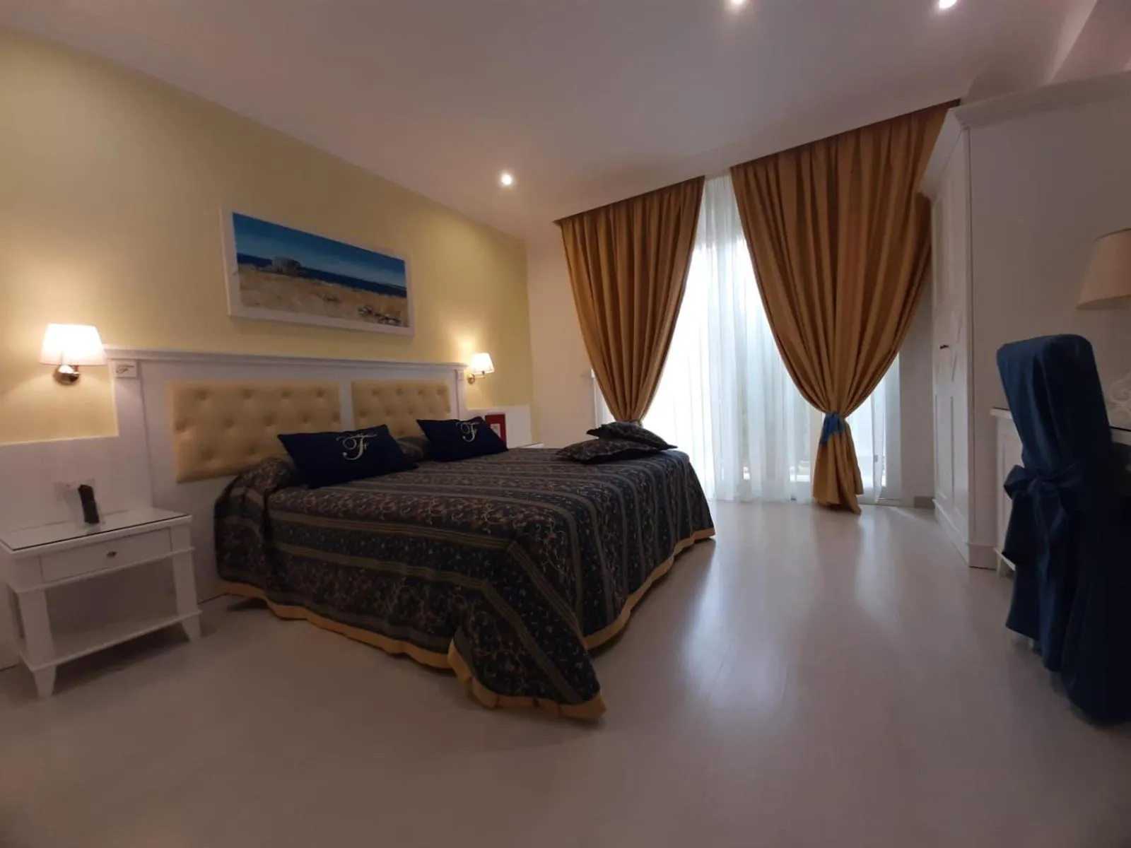 Bed in Falli Exclusive Rooms and Breakfast -Boutique B&B-