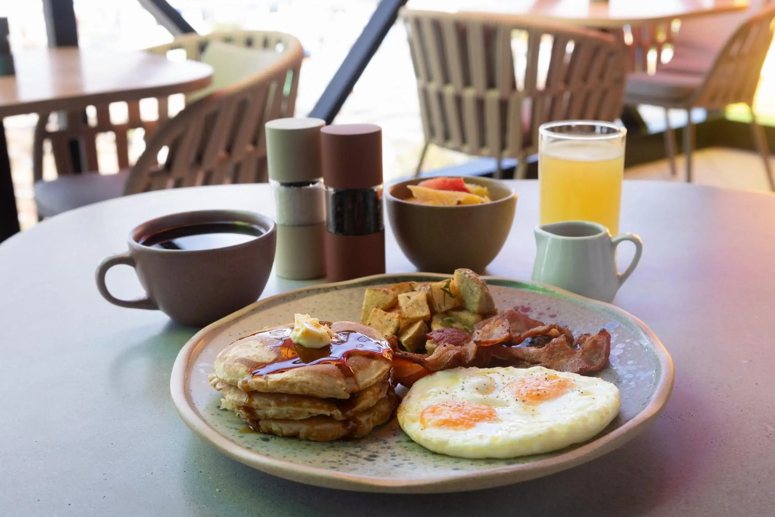 Restaurant/places to eat in Prixma Hotel Restaurant/places to eat in Prixma Hotel