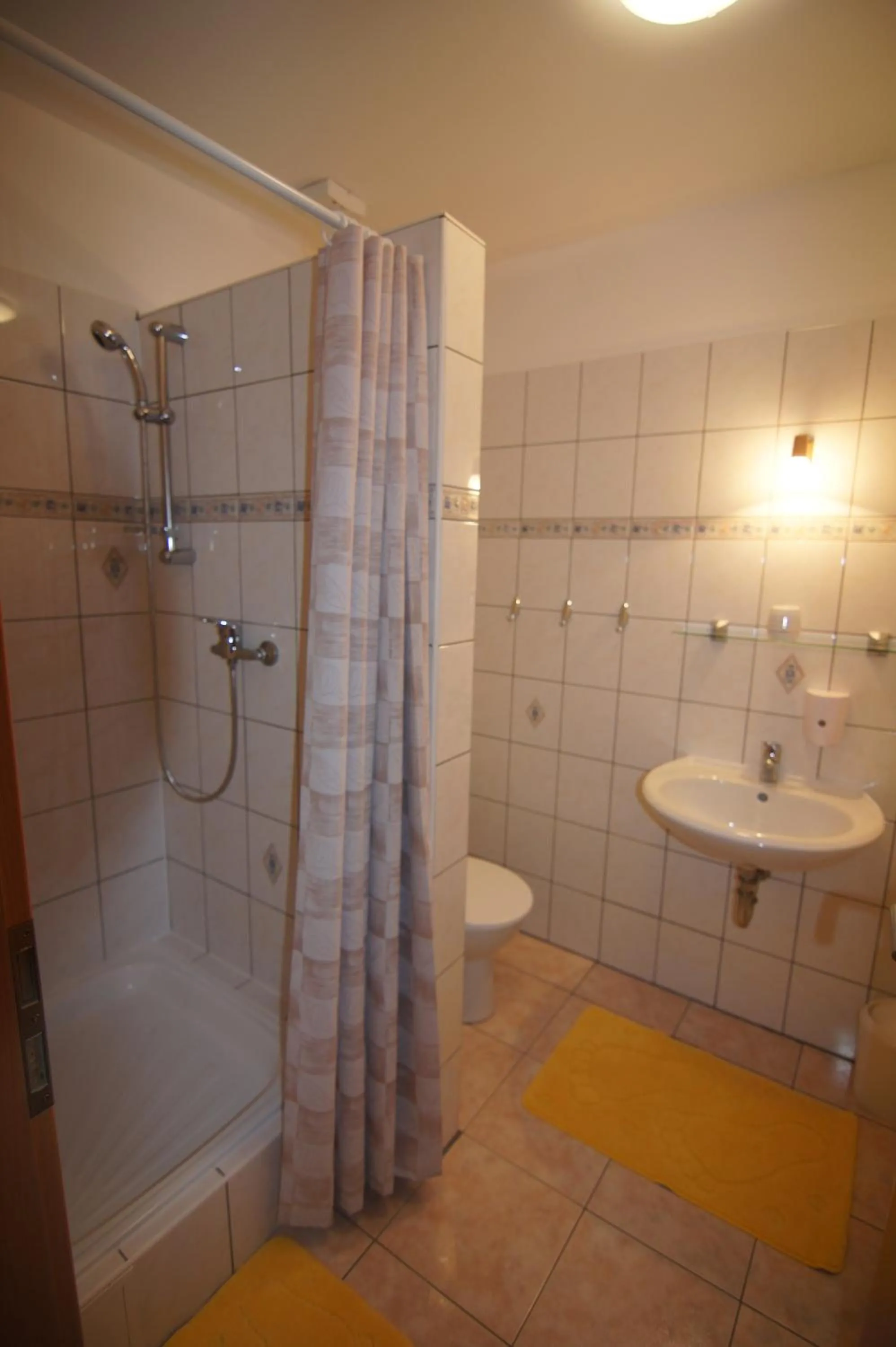 Bathroom in Tisá 488