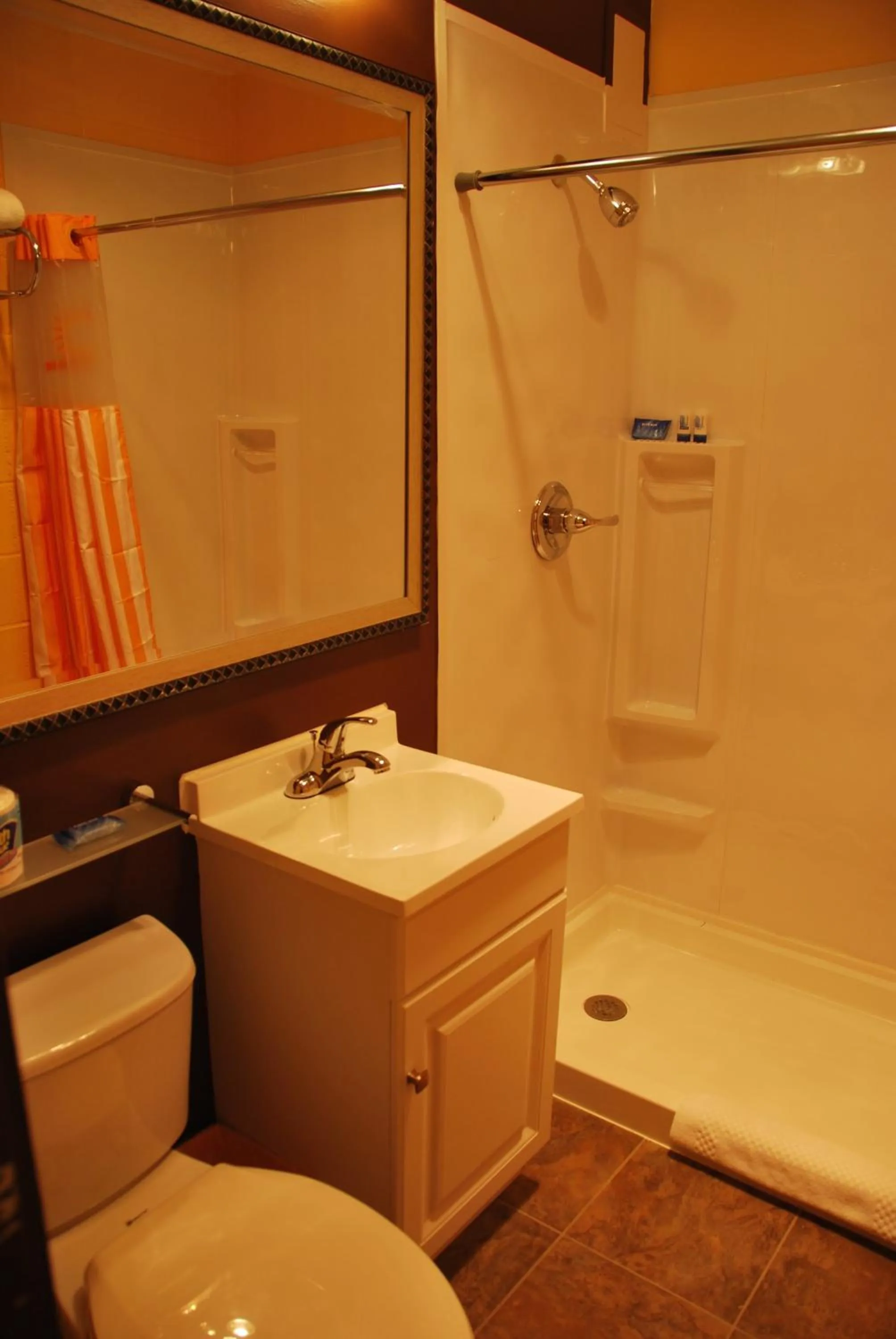 Bathroom in Imperial Motel Cortland