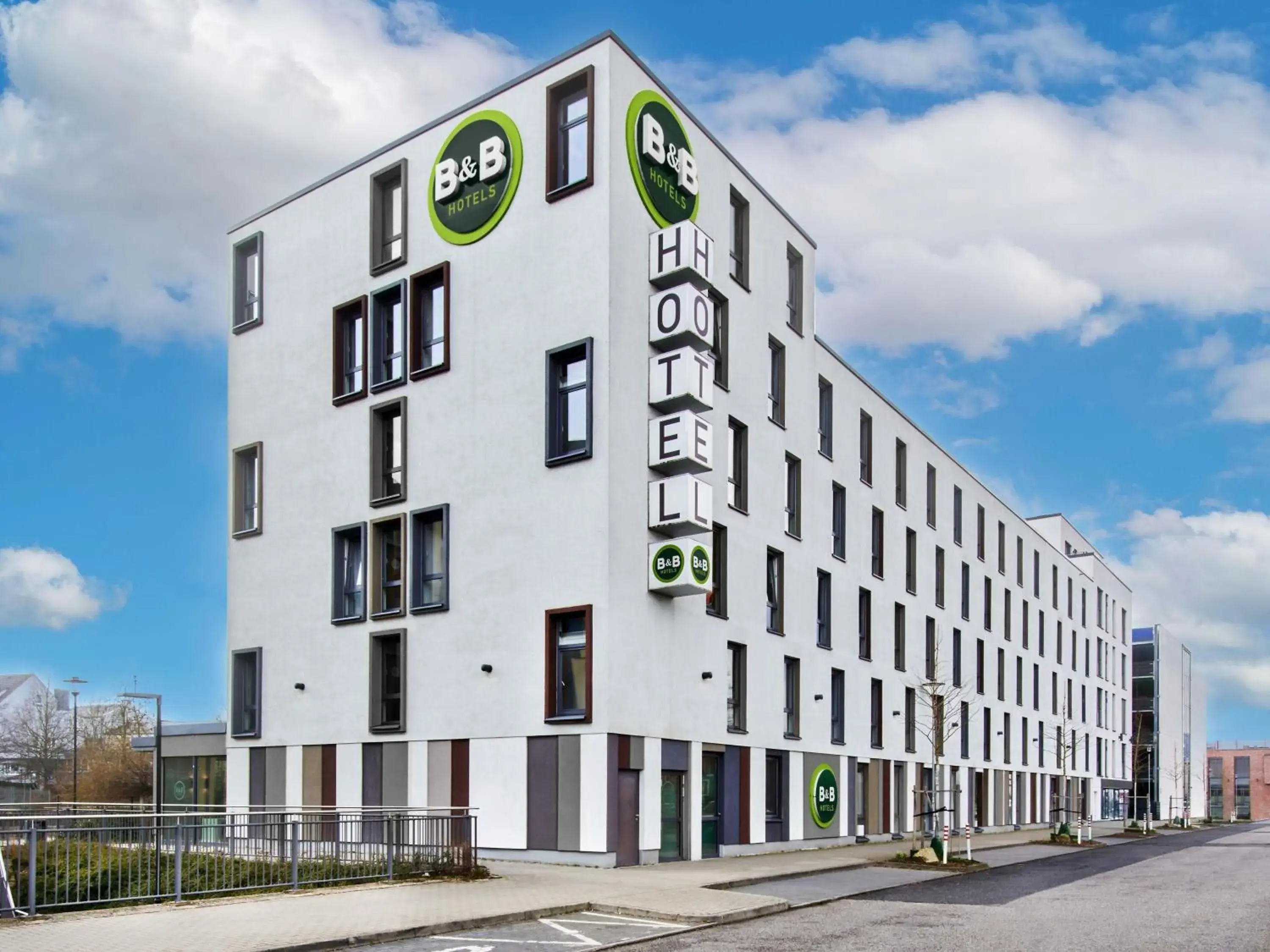 Property building in B&B Hotel Bad Homburg Property building in B&B Hotel Bad Homburg