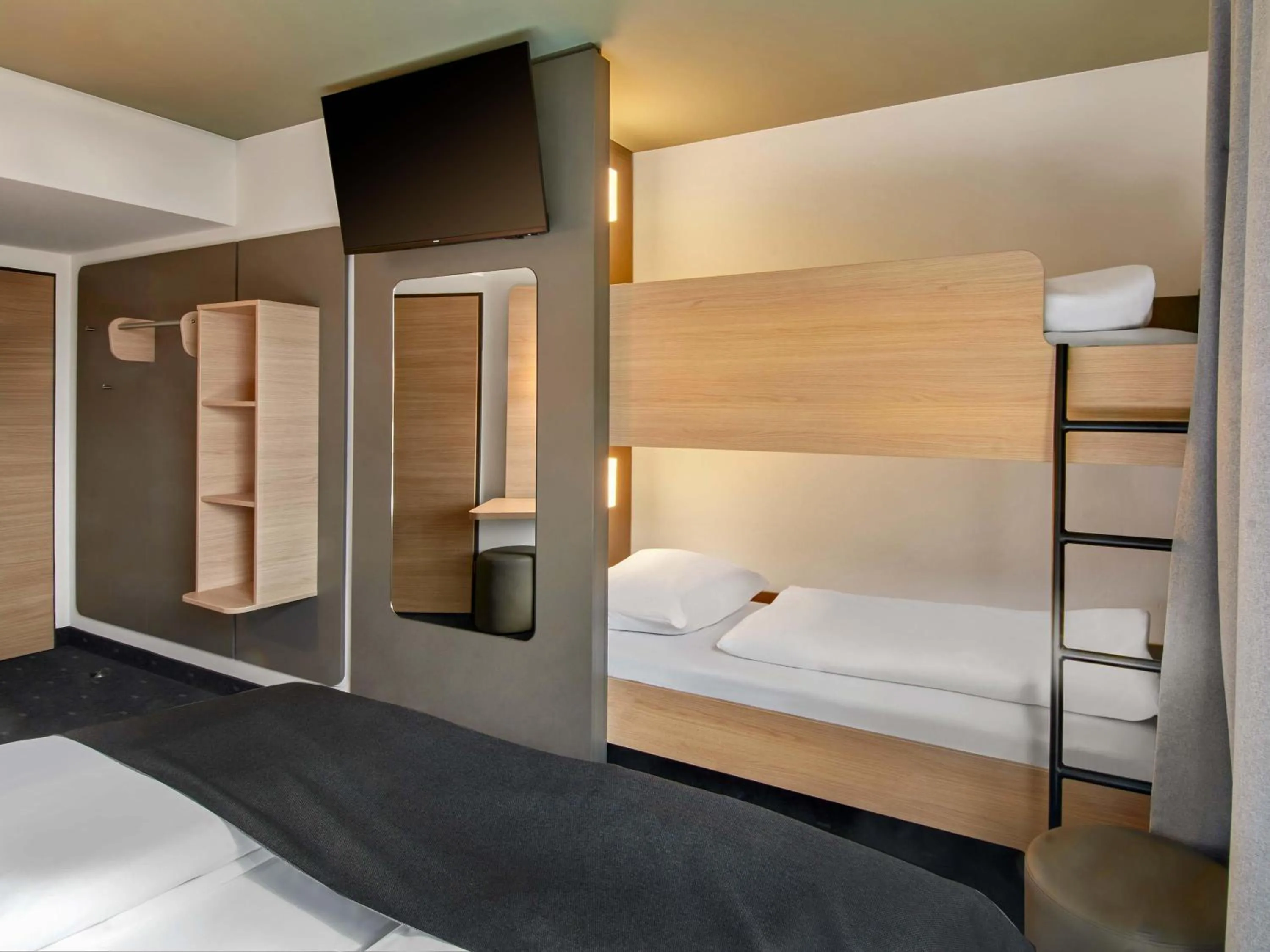 Photo of the whole room, Bed in B&B Hotel Bad Homburg