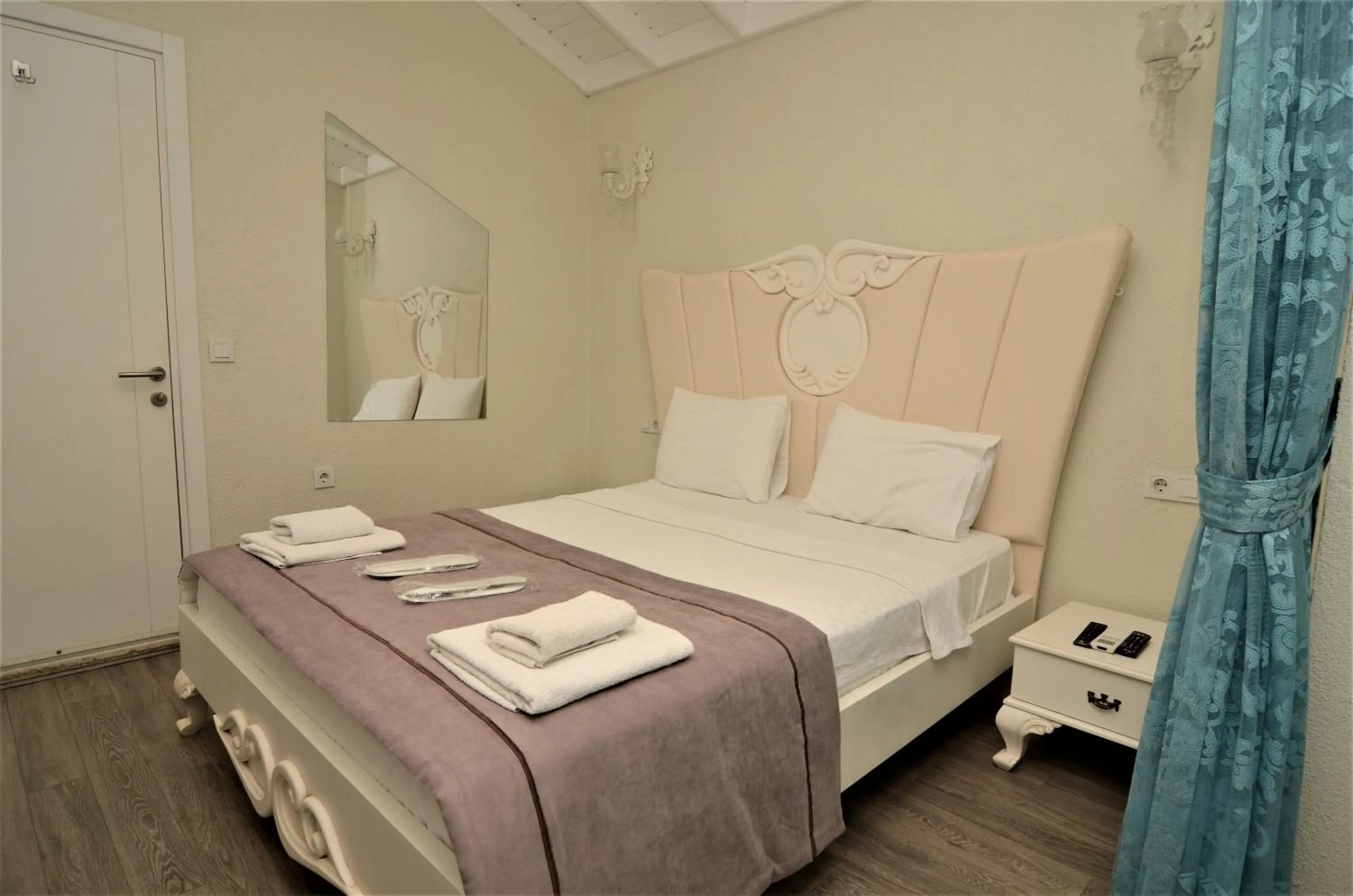 Bed in Alacati Eldoris Butik Hotel