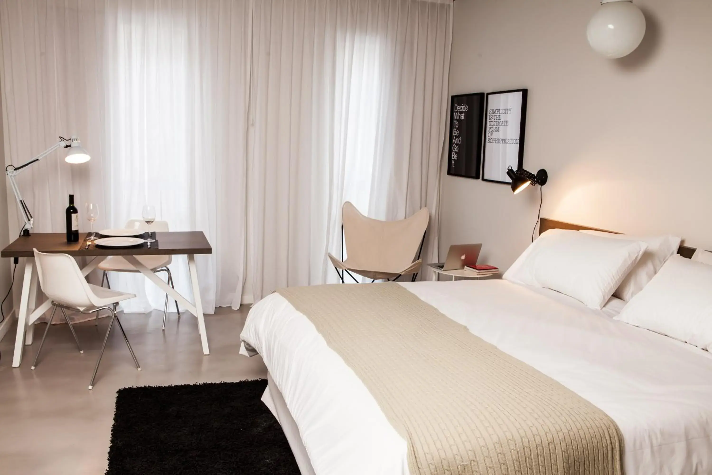 Bed in Babel Studios Bed in Babel Studios