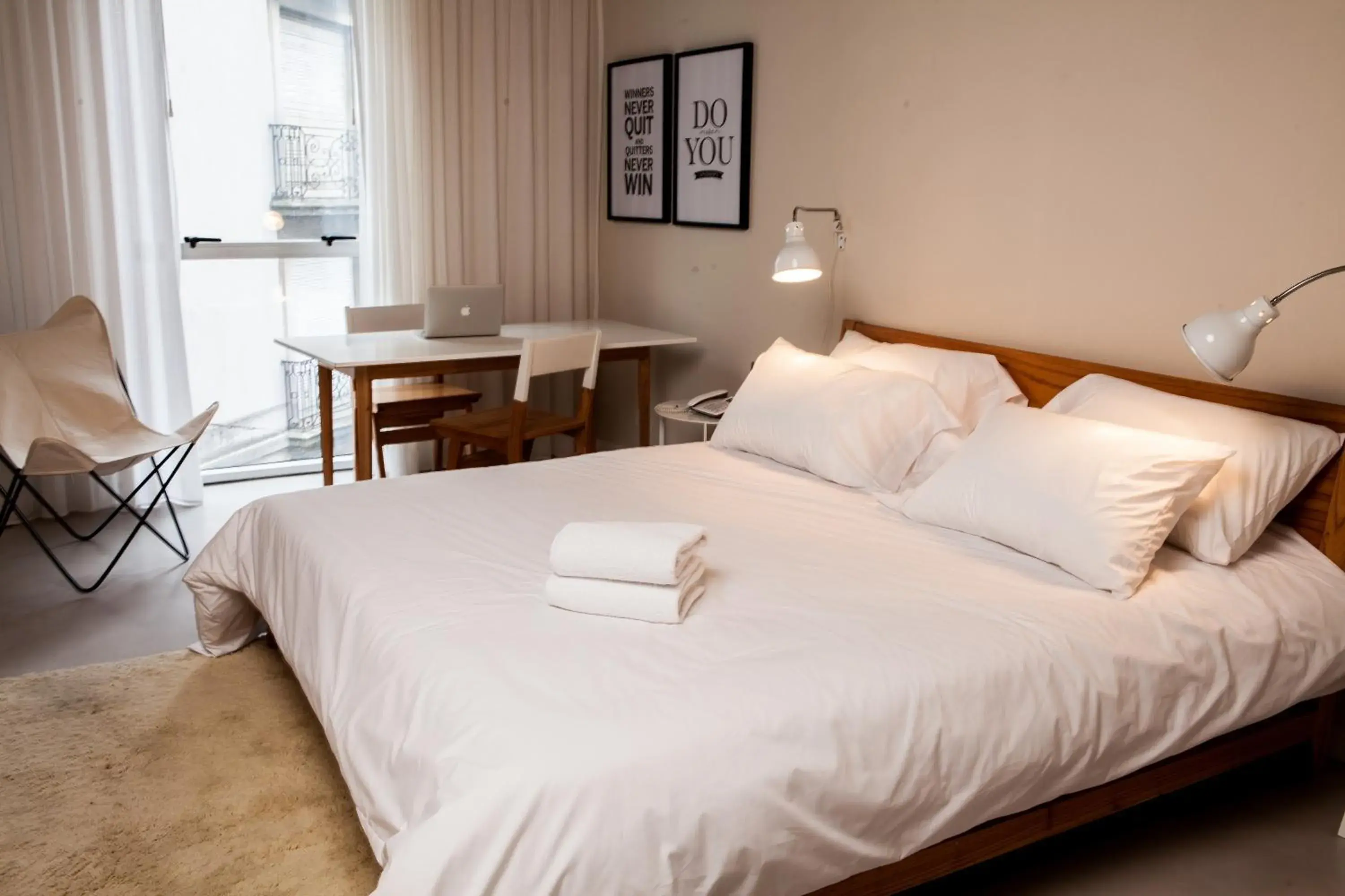 Bed in Babel Studios Bed in Babel Studios