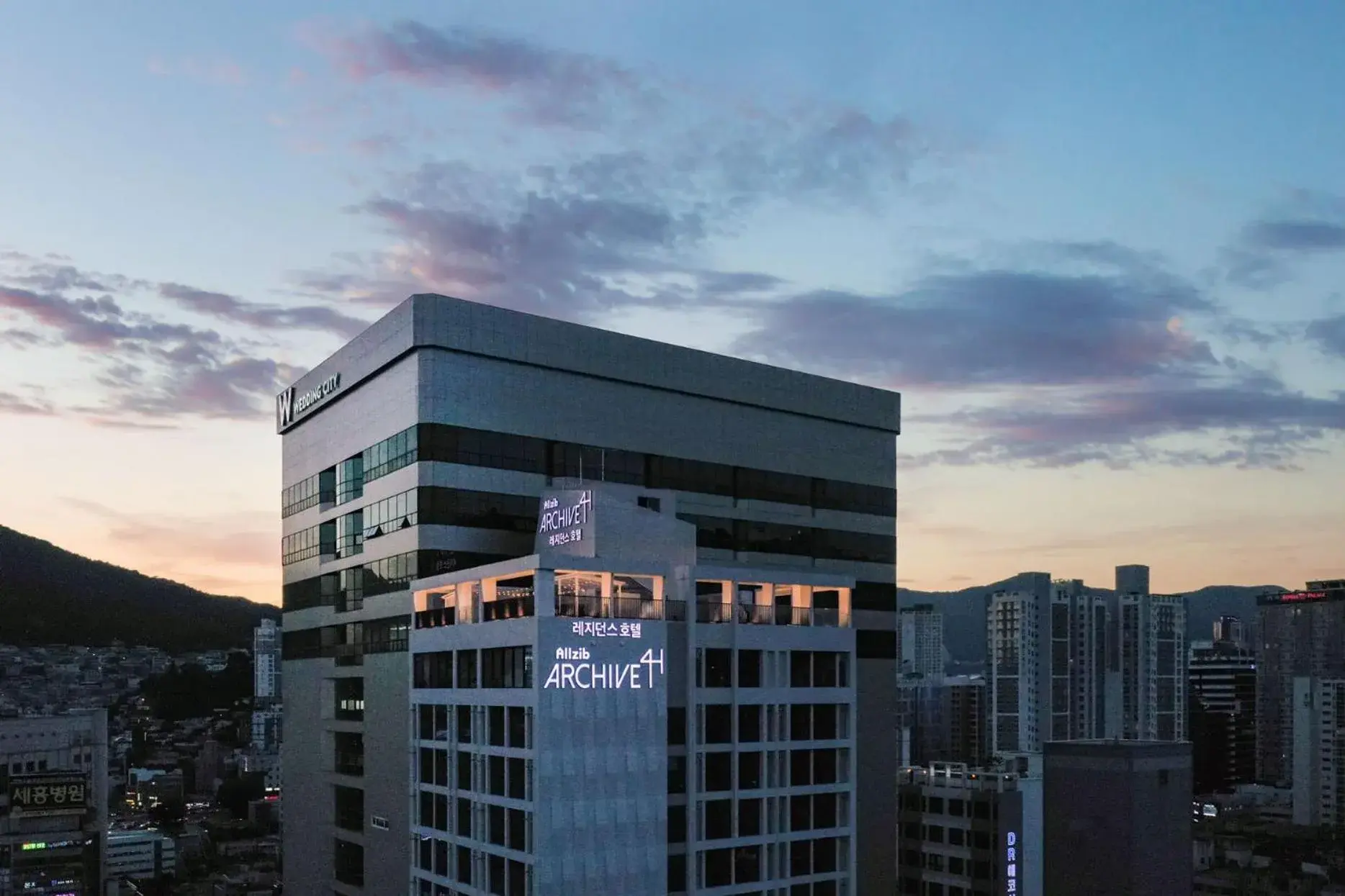 Property building in Allzip Archieve4H Residence hotel Busan Property building in Allzip Archieve4H Residence hotel Busan