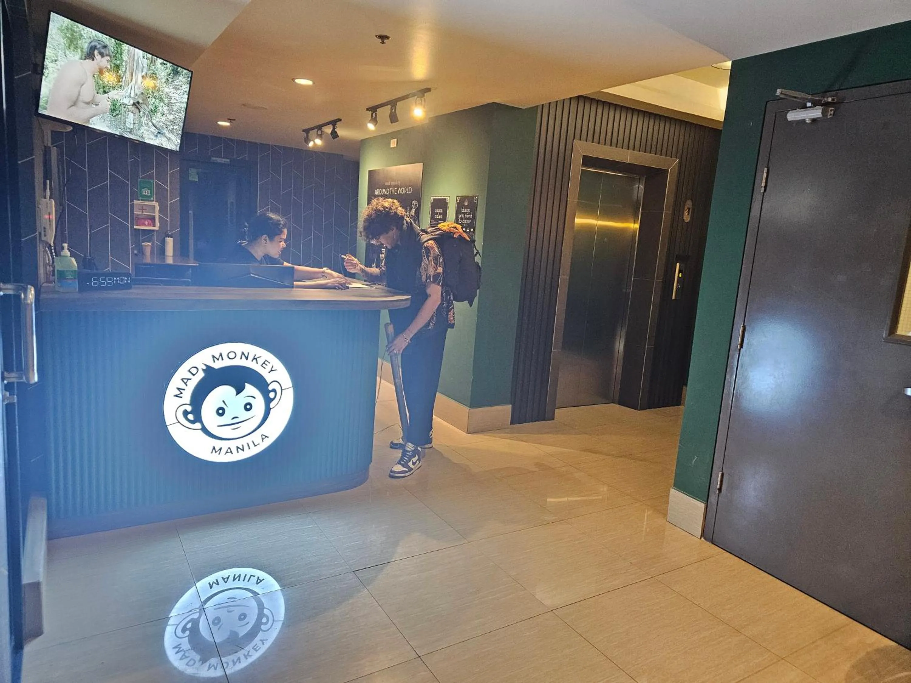 Lounge or bar in Mad Monkey Manila