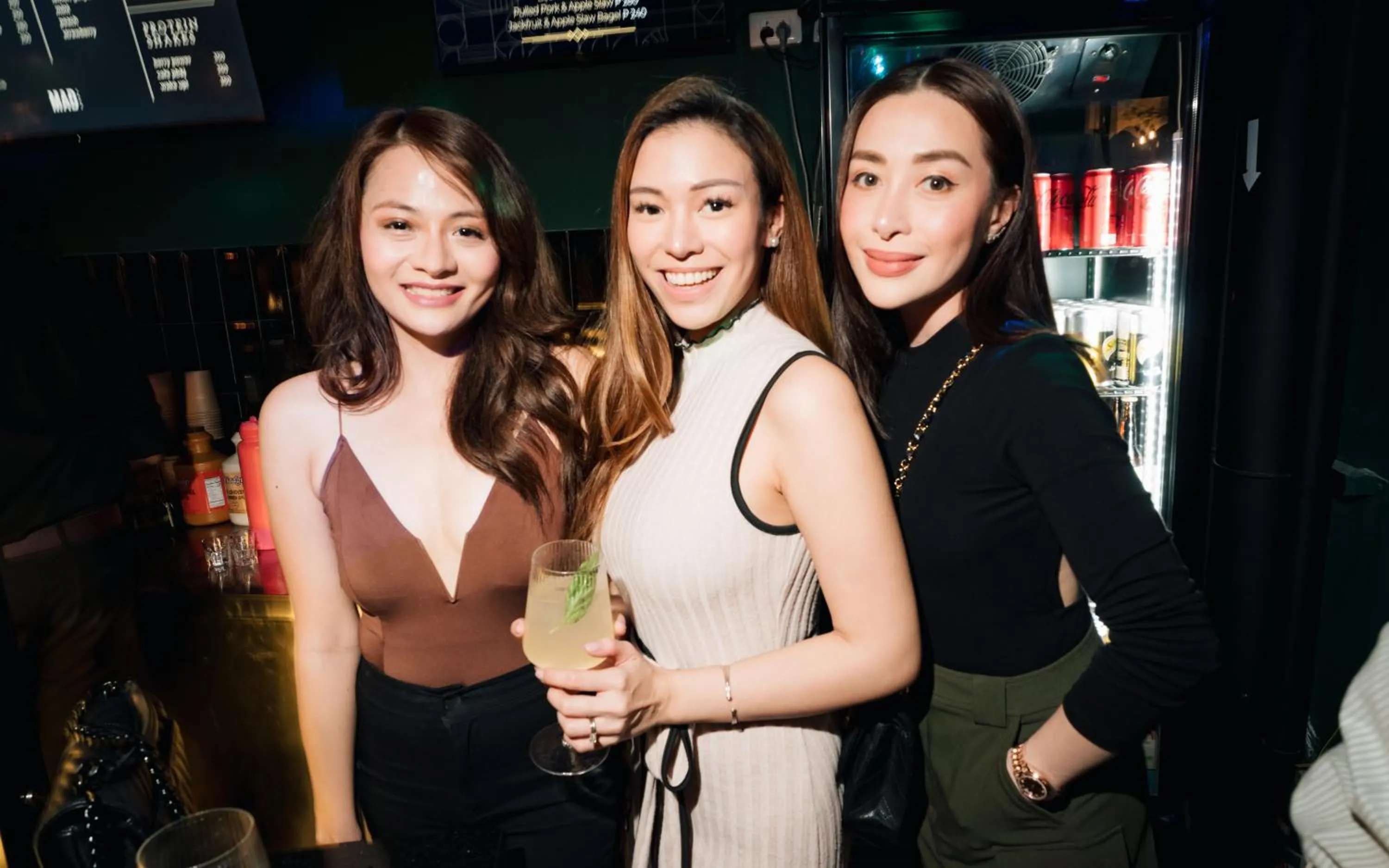 Lounge or bar in Mad Monkey Manila