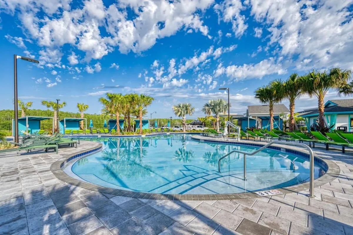 Luxury Chic Modern Home Prime Location