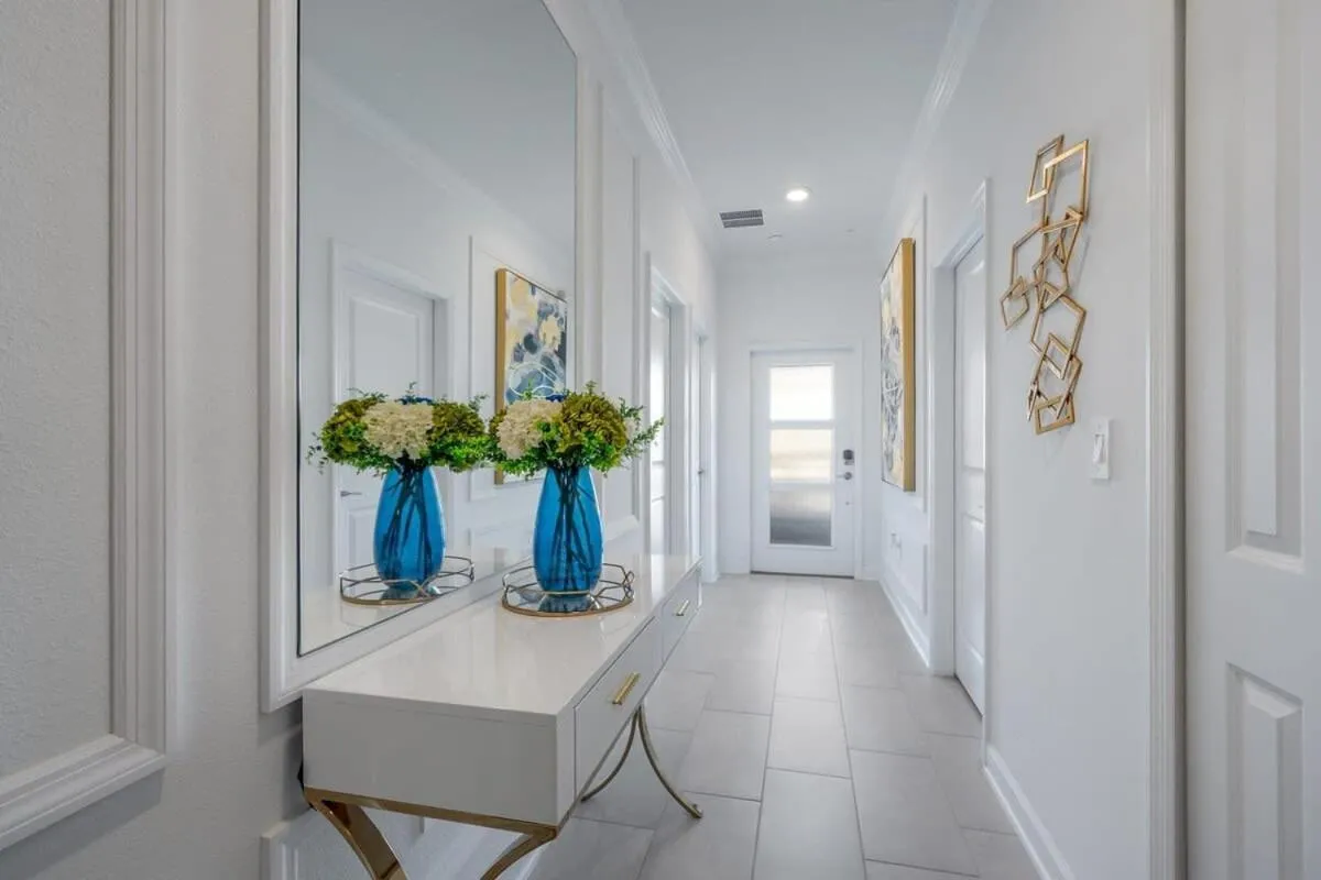 Luxury Chic Modern Home Prime Location