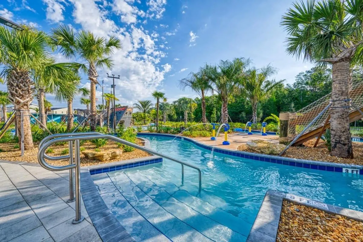Luxury Chic Modern Home Prime Location