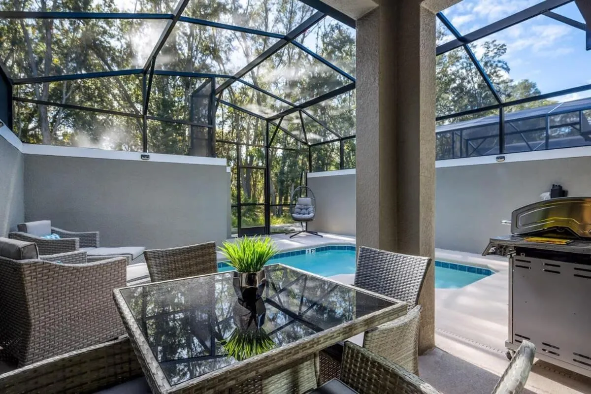 Luxury Chic Modern Home Prime Location