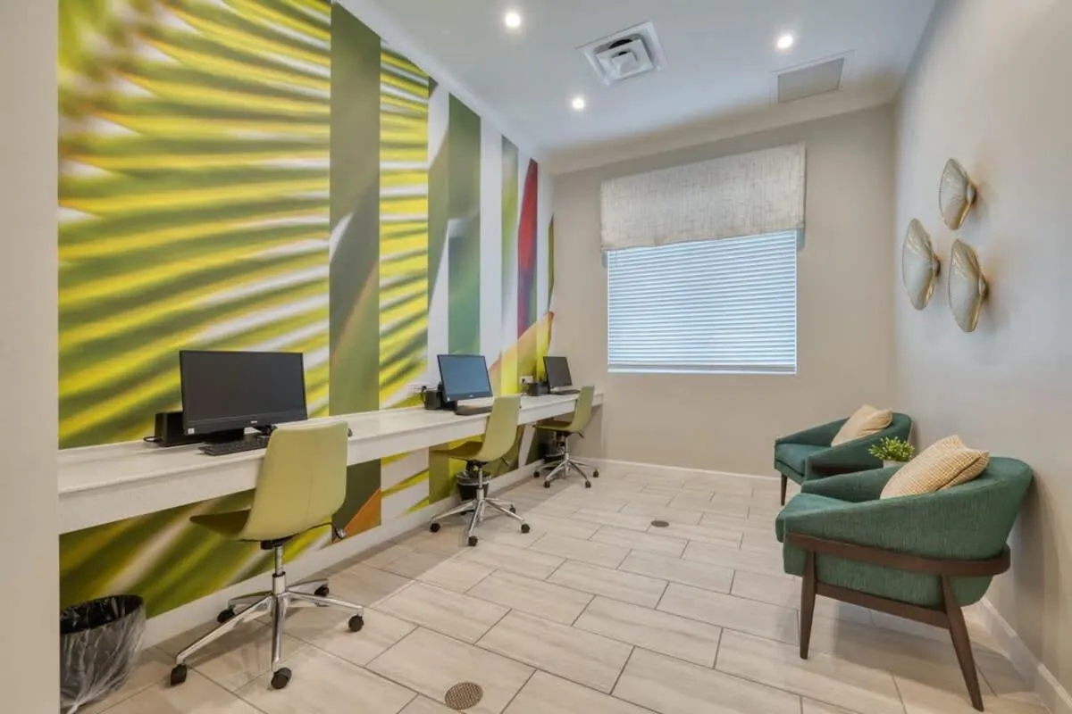 Luxury Chic Modern Home Prime Location