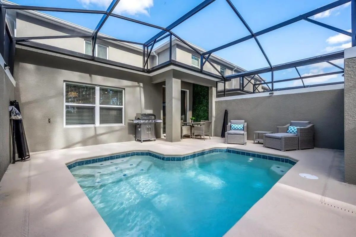 Luxury Chic Modern Home Prime Location