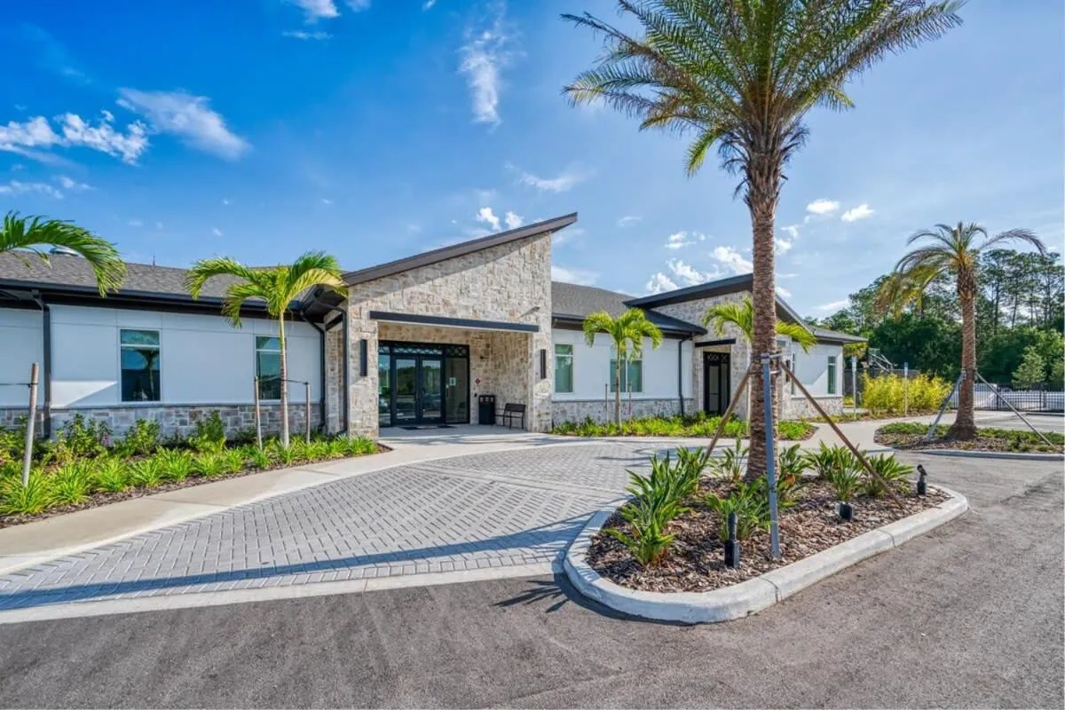 Luxury Chic Modern Home Prime Location