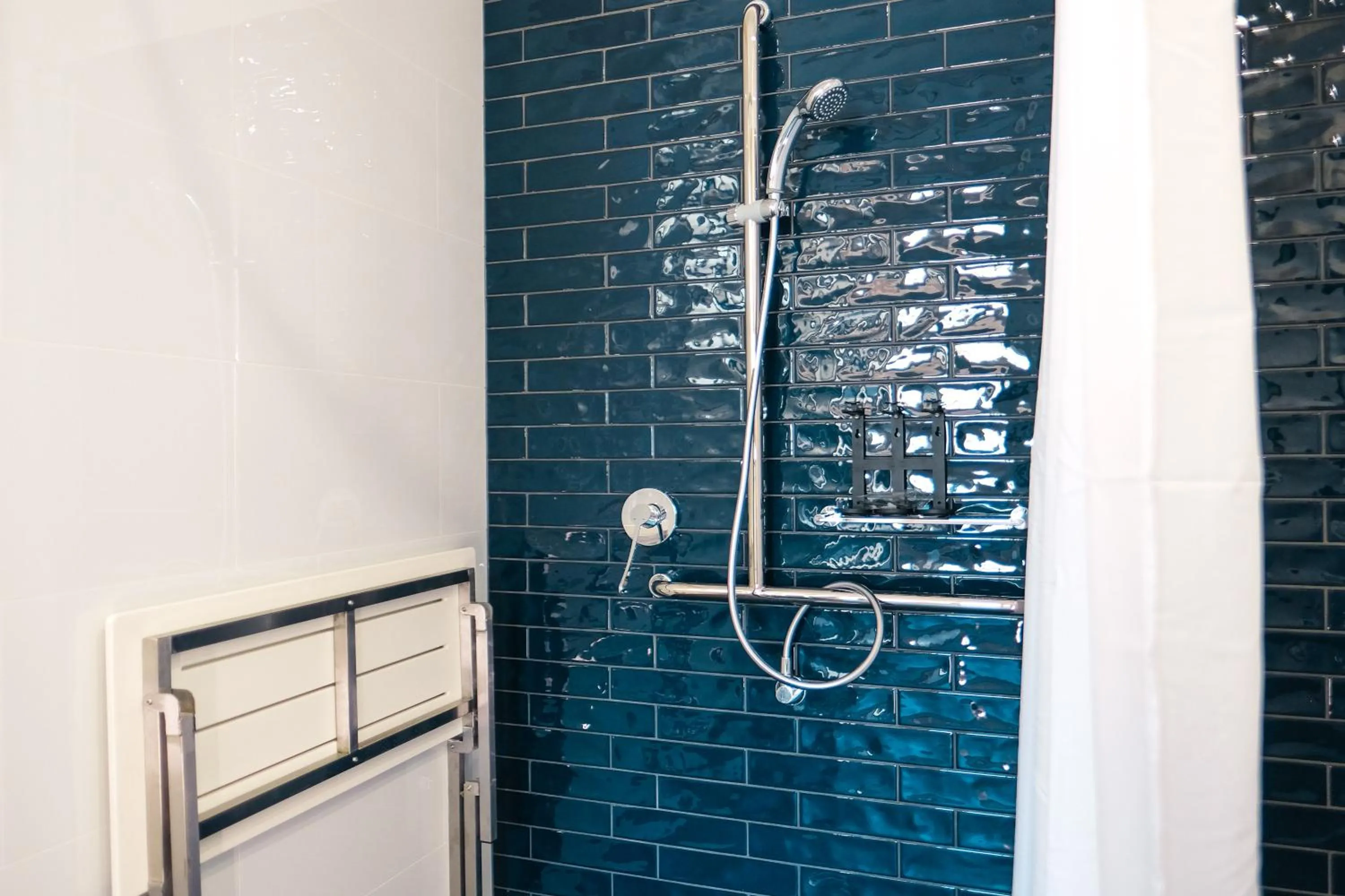 Shower in Holbrook Motel