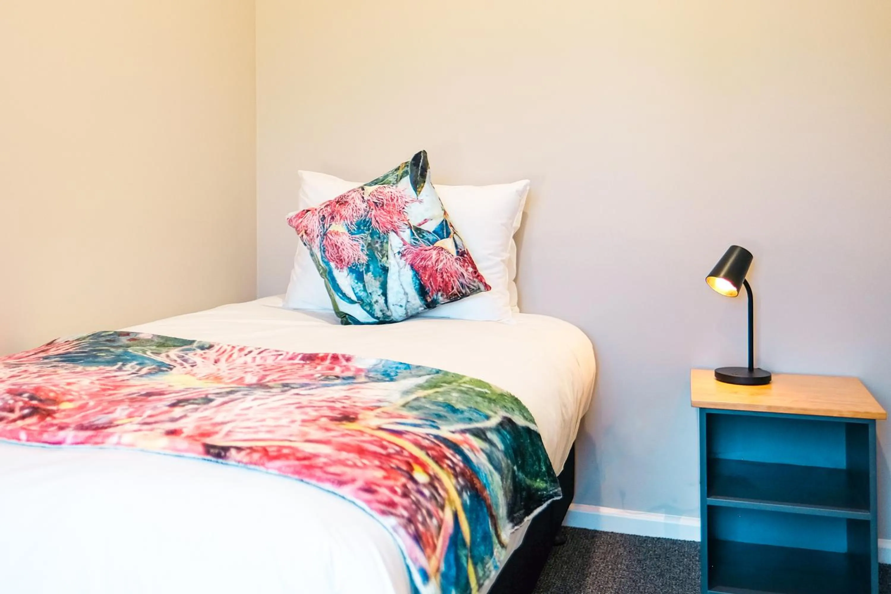 Bed in Holbrook Motel