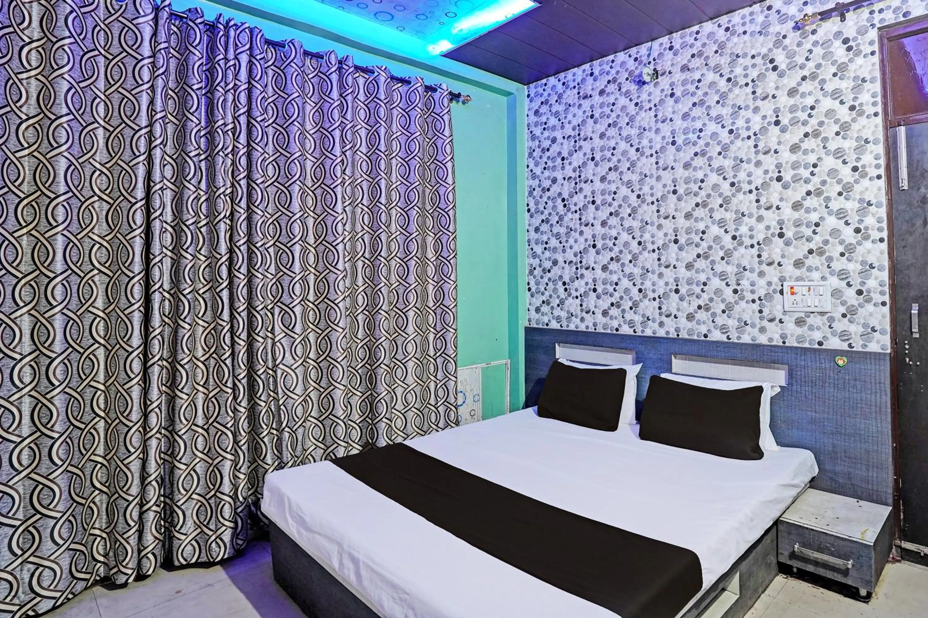 Bedroom in Hotel O Ginni