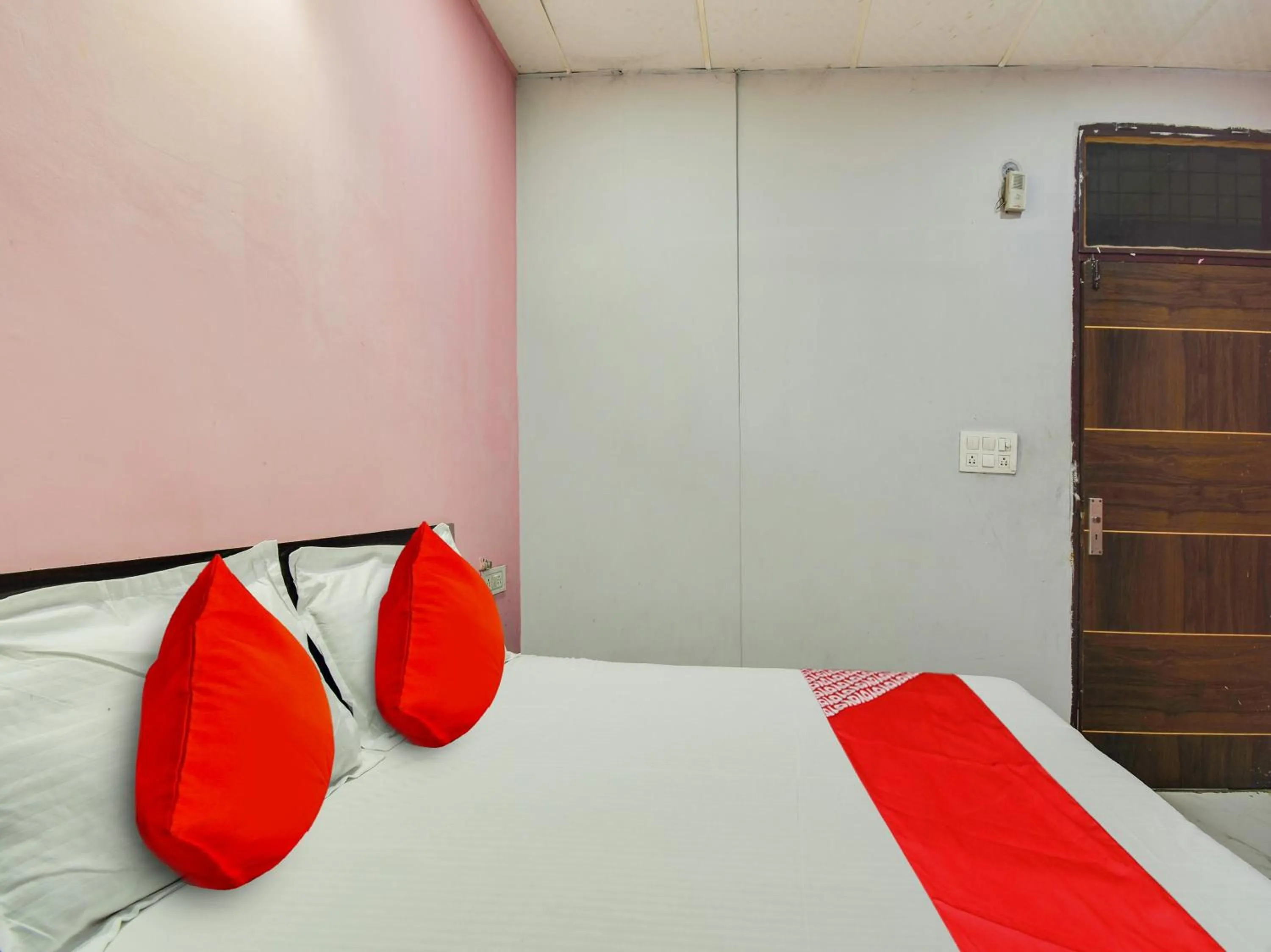 Bedroom, Bed in Hotel O Dev Residency Inn