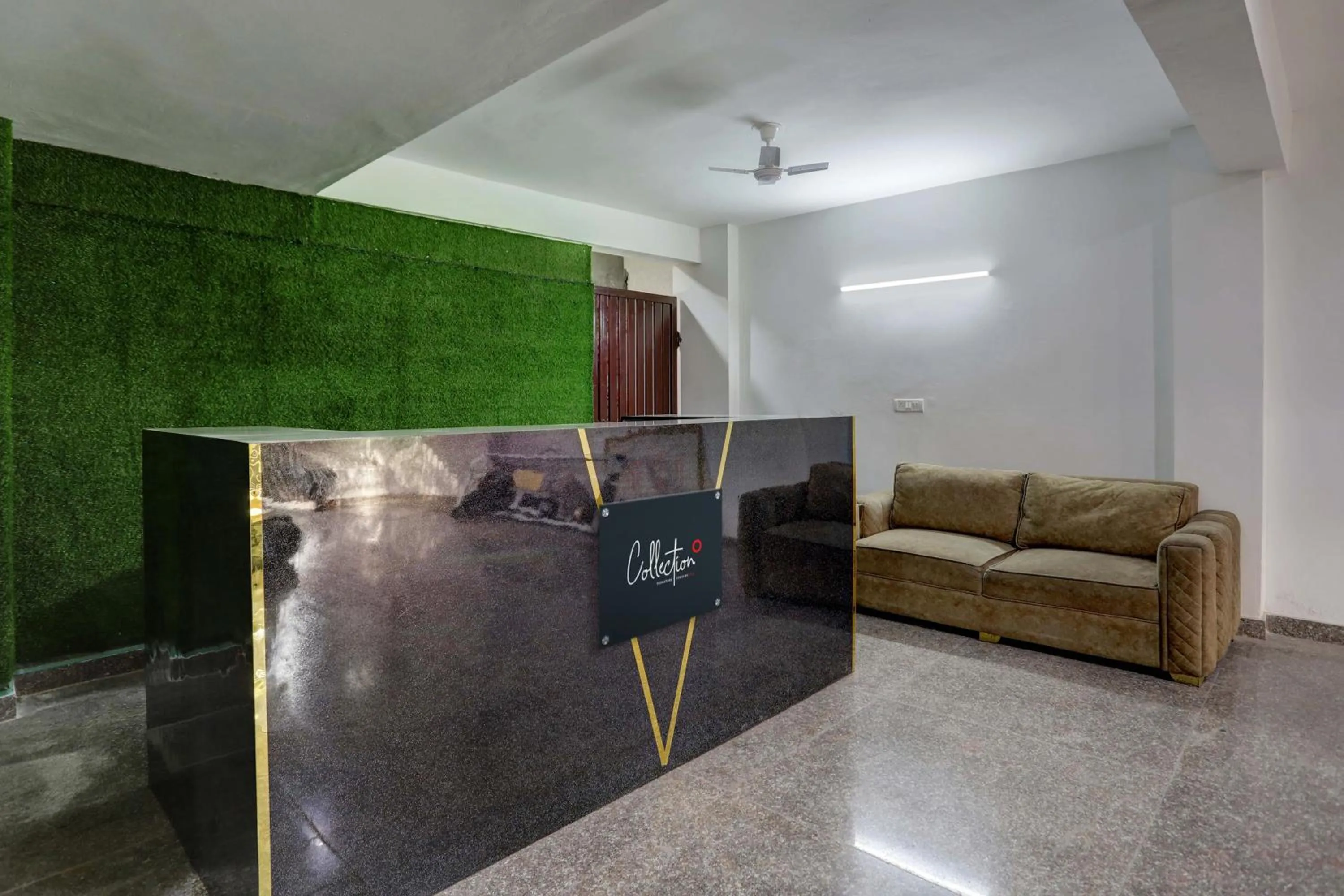 Lobby or reception in Super Collection O 24/7 Hotel