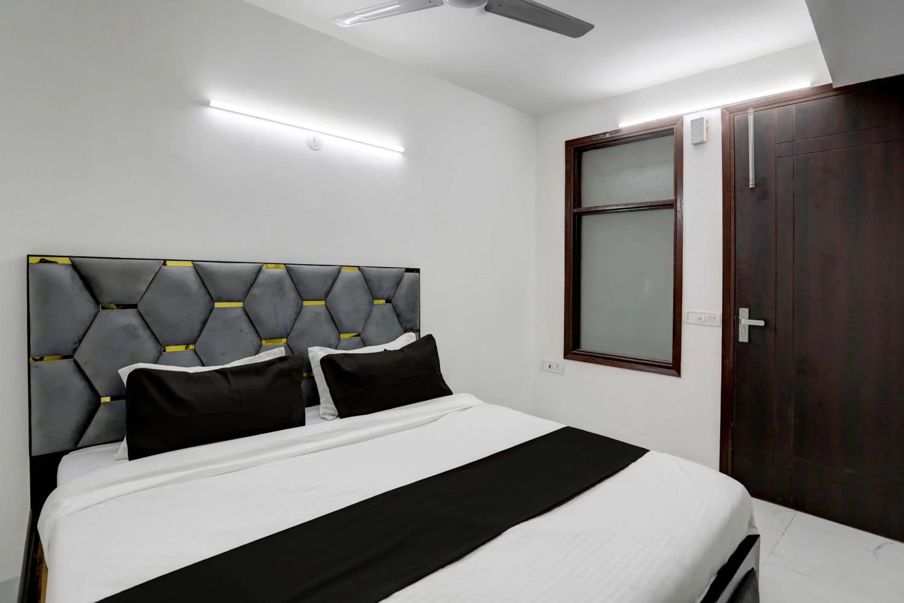 Bedroom, Bed in Super Collection O 24/7 Hotel