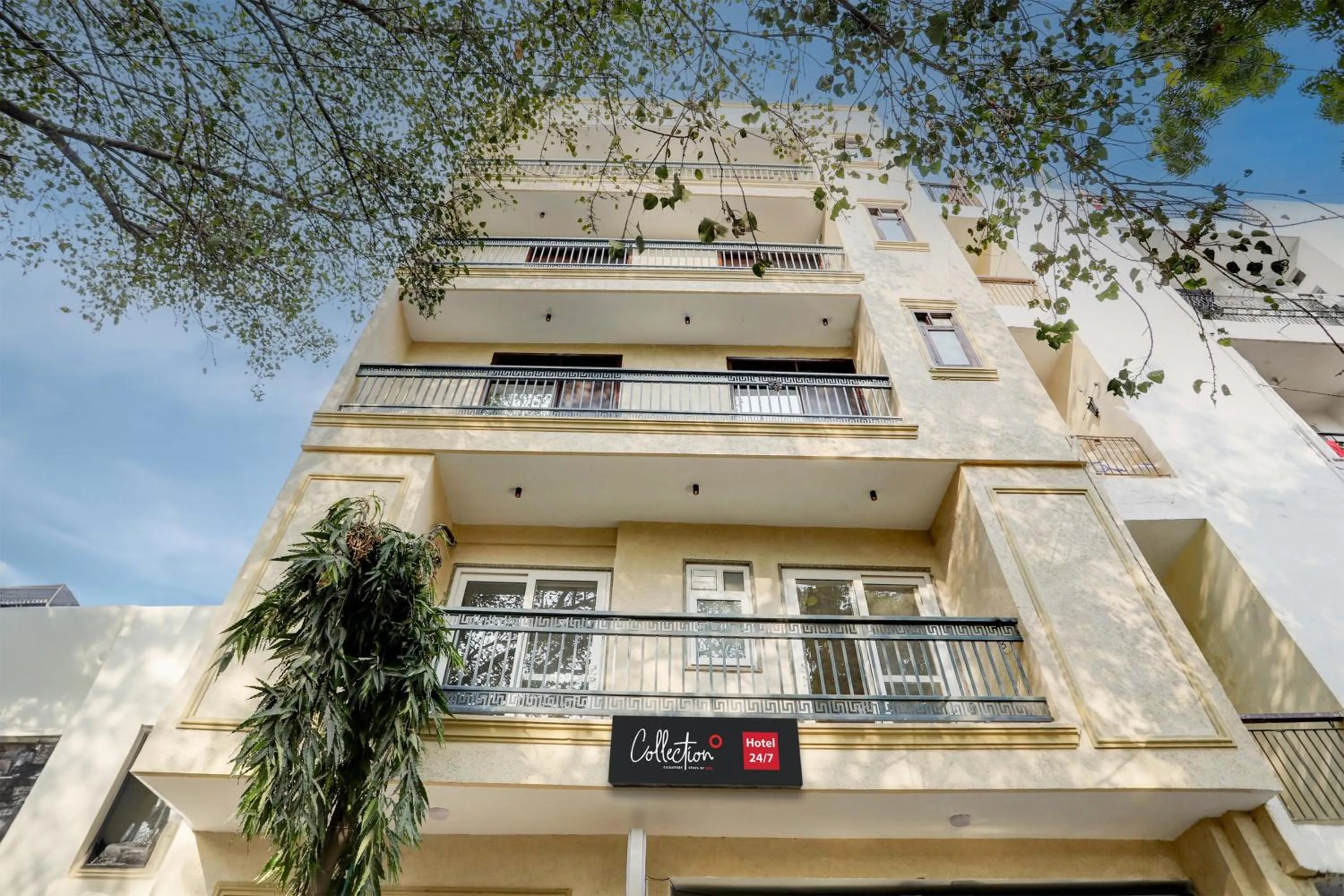 Facade/entrance in Super Collection O 24/7 Hotel