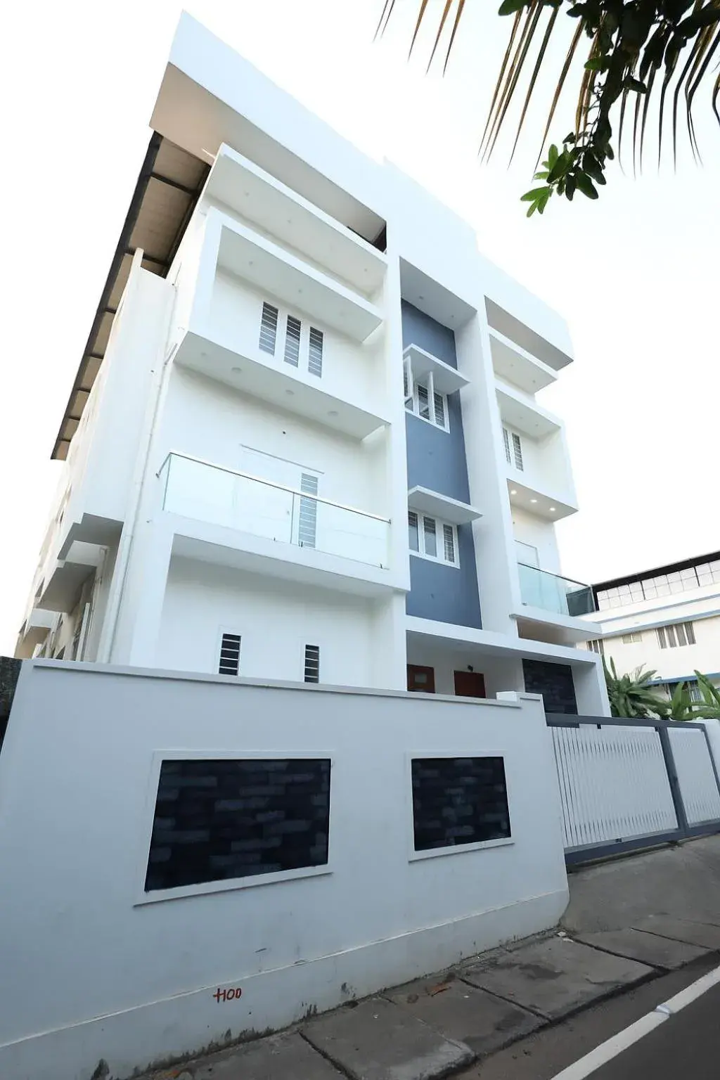 Property building in Guest West Inn Cochin Property building in Guest West Inn Cochin