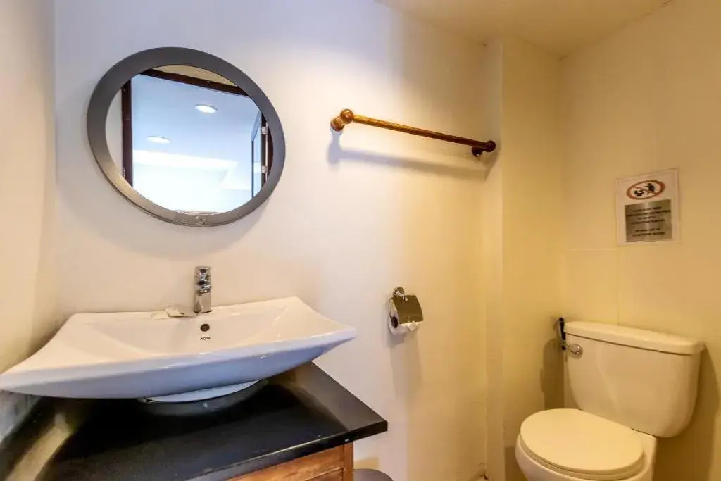 Toilet in Narastay @ Phrom Phong Toilet in Narastay @ Phrom Phong