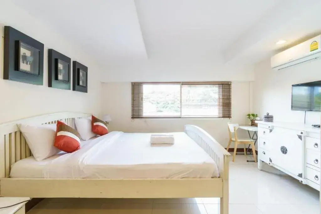 Bedroom, Bed in Narastay @ Phrom Phong Bedroom, Bed in Narastay @ Phrom Phong