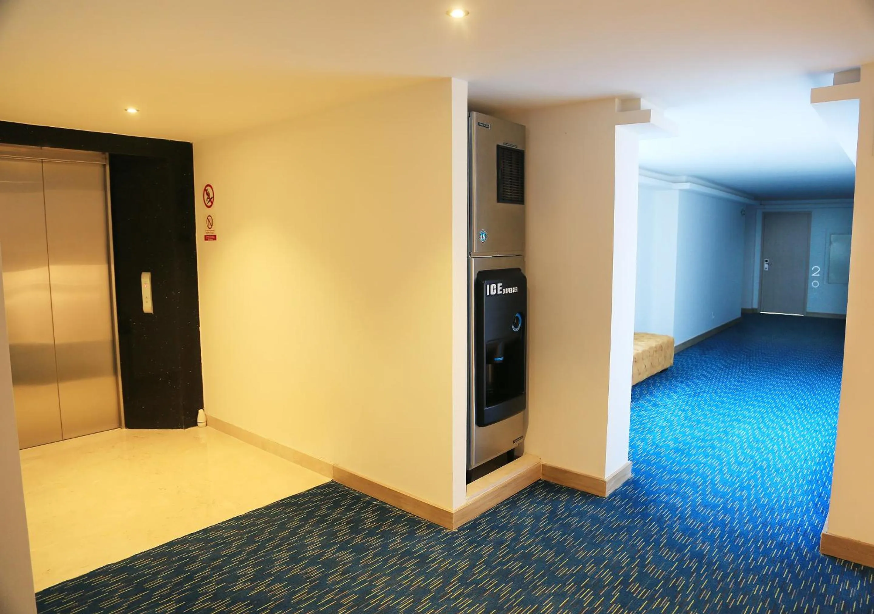 Property building in Washington Plaza