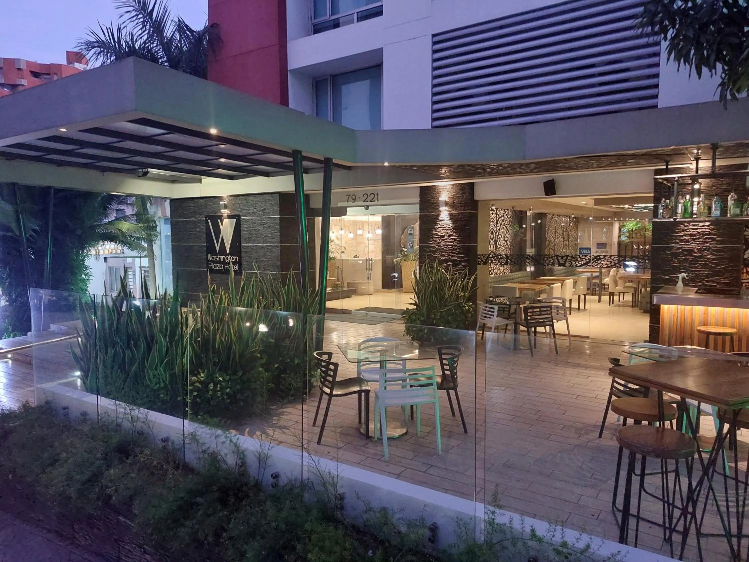 Patio in Washington Plaza