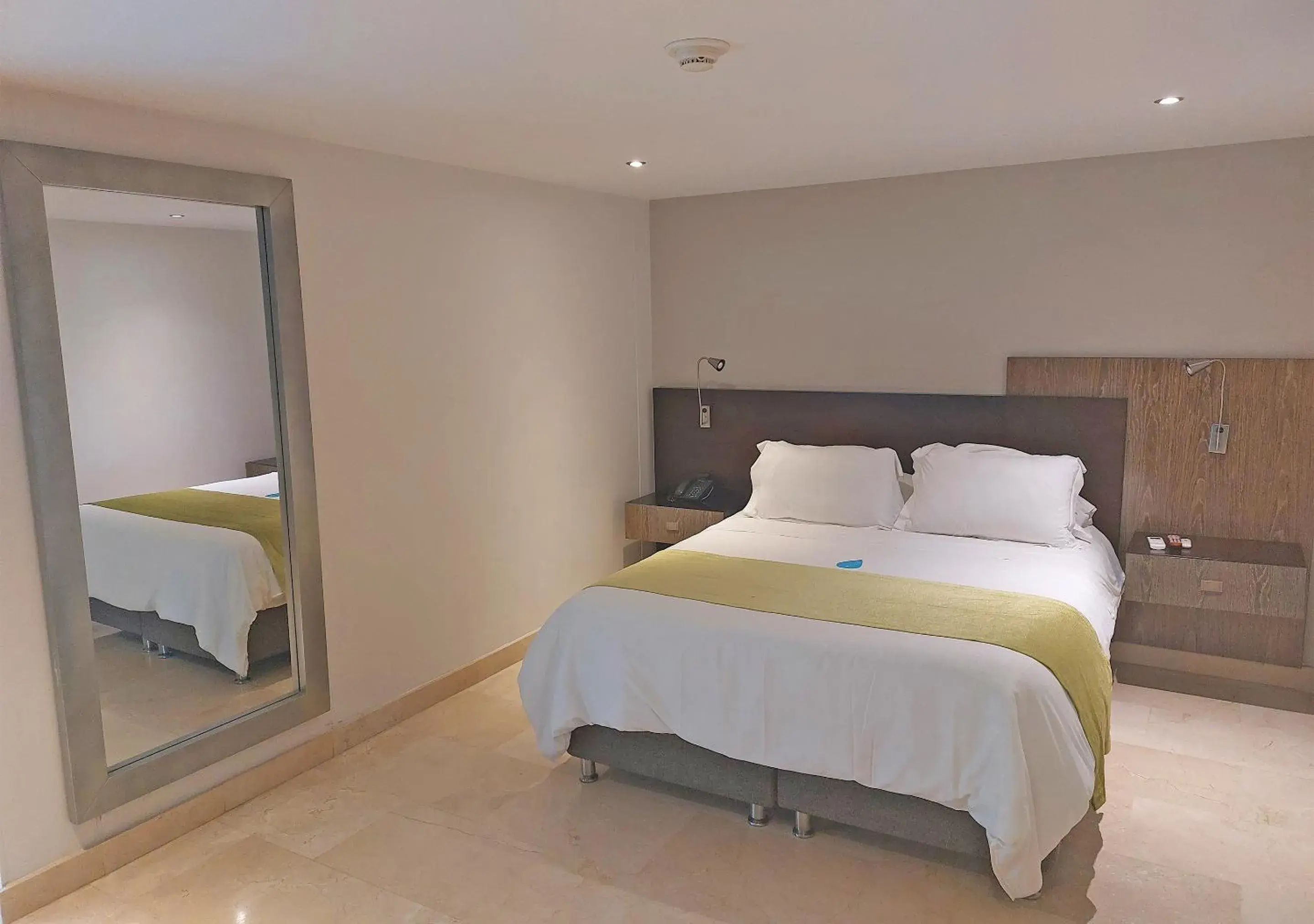 Bed in Washington Plaza Bed in Washington Plaza