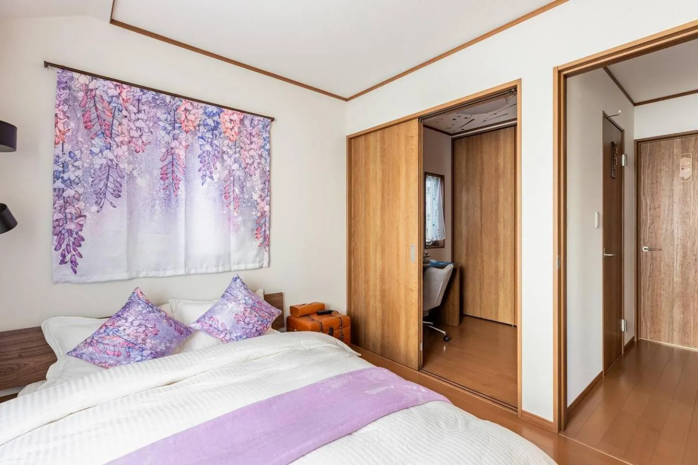 Charming New Home Launch: Direct access to Narita & Haneda Airports, Shinjuku, and Disneyland; Close to Asakusa & Akihabara!