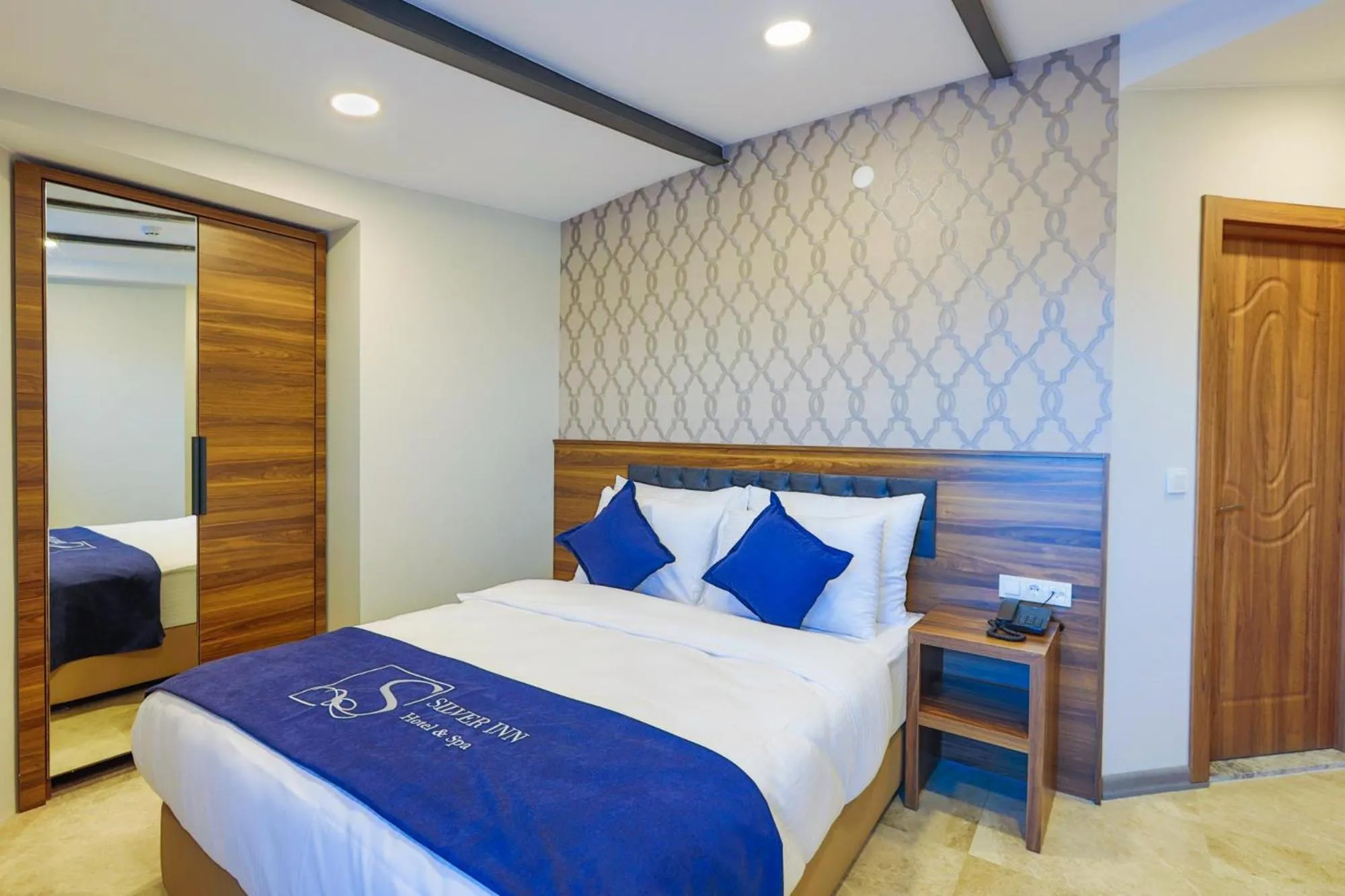 Bed in Silver Inn Spa