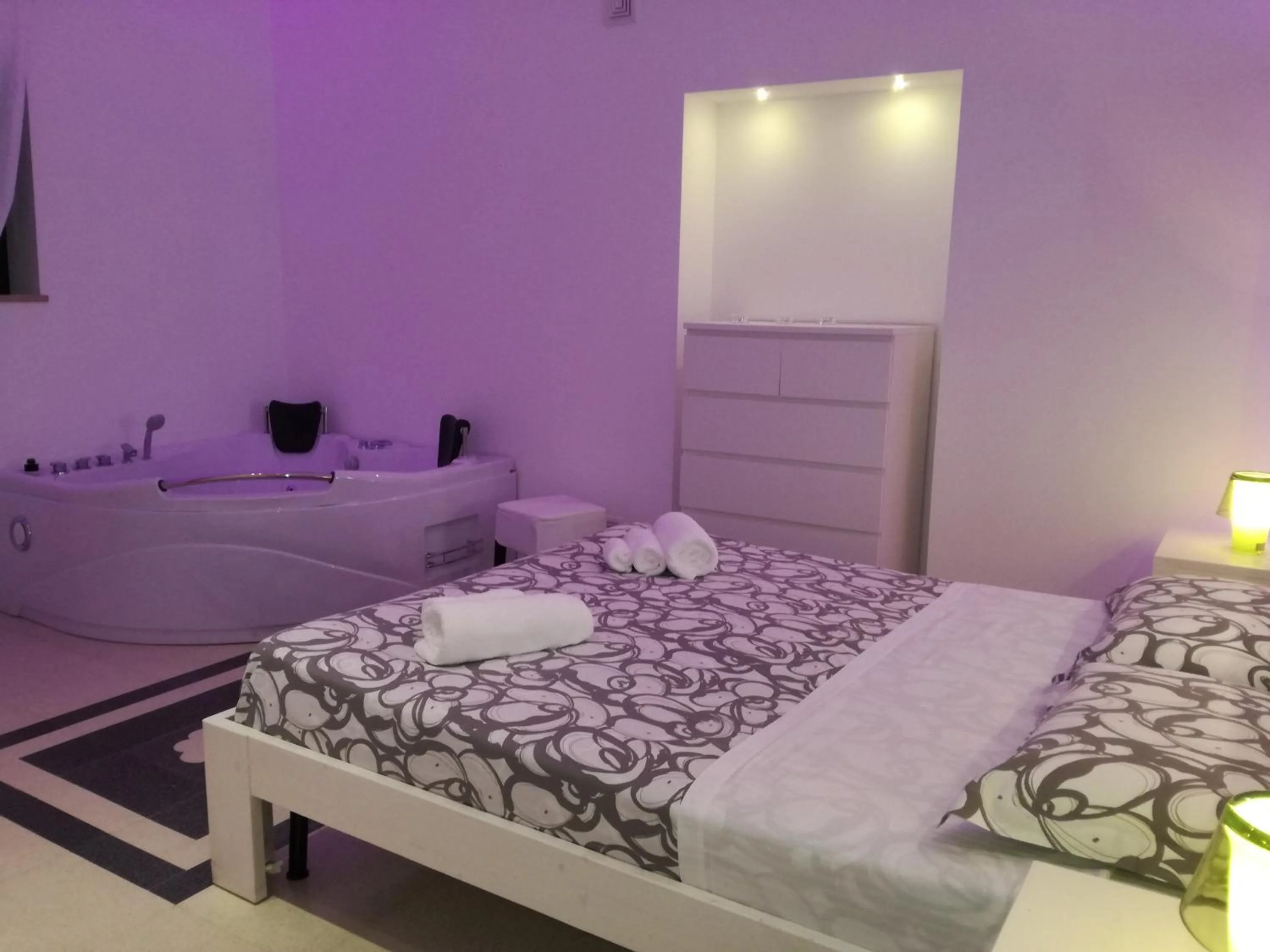 Photo of the whole room, Bed in La Bella Trani - Suites and B&B