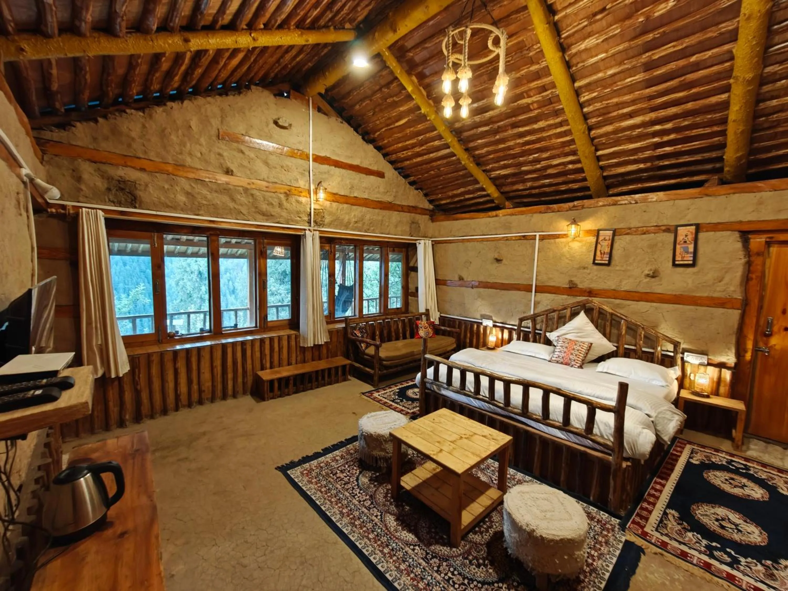 Communal lounge/ TV room in Upepo - The Sky Village