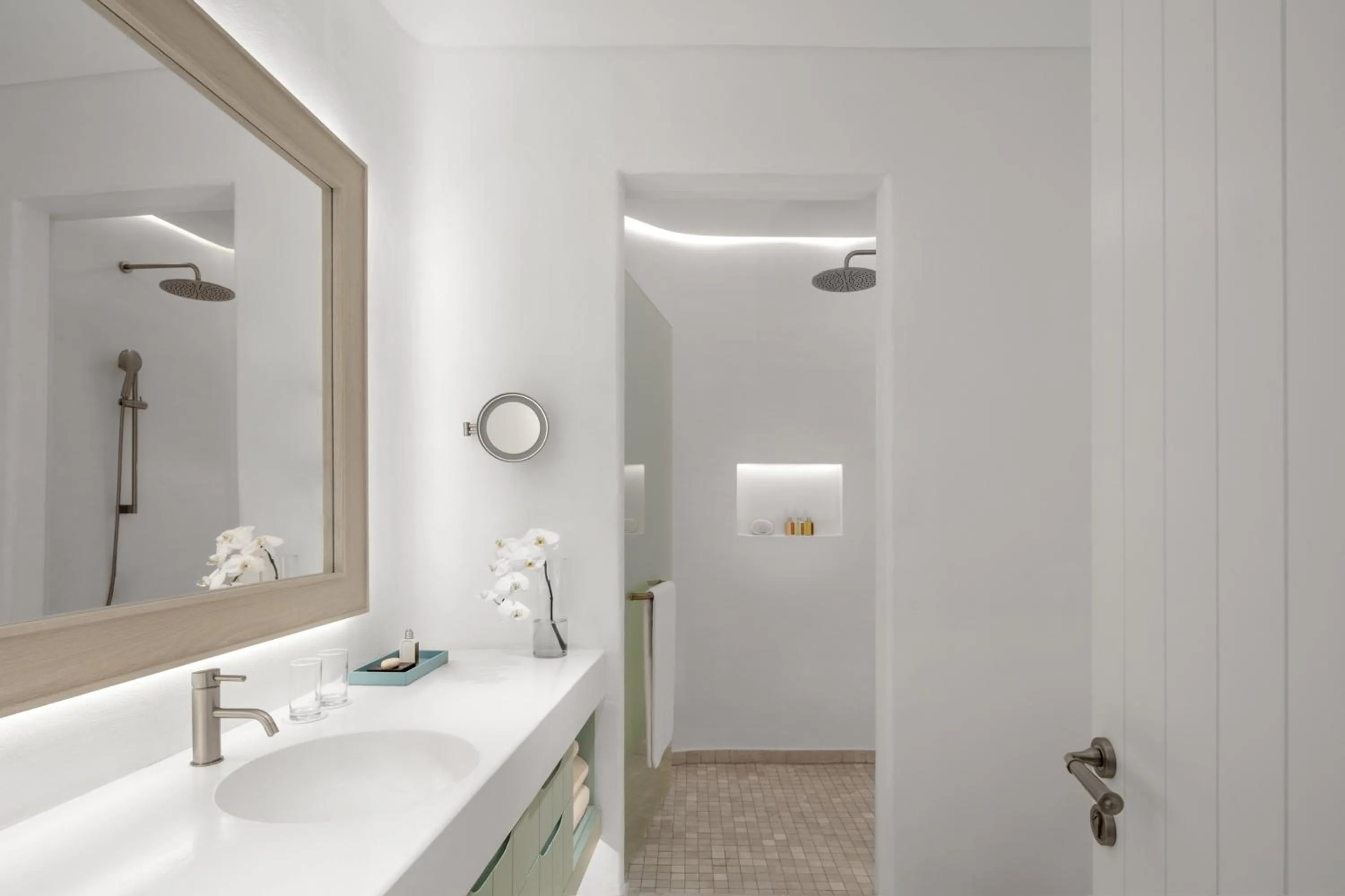 Bathroom in Anantara Santorini Abu Dhabi Retreat-Adults Only