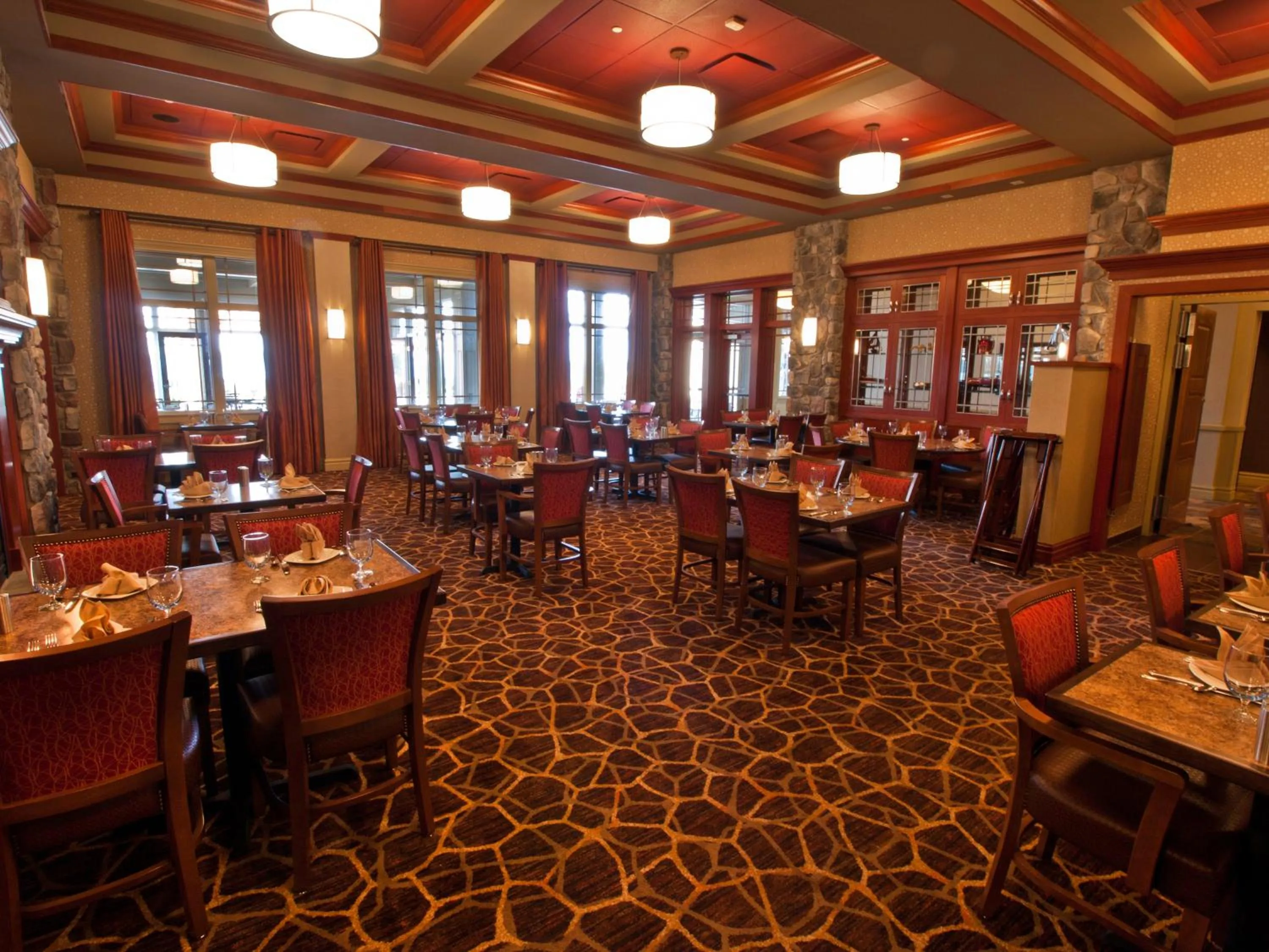 Restaurant/places to eat in 1000 Islands Harbor Hotel