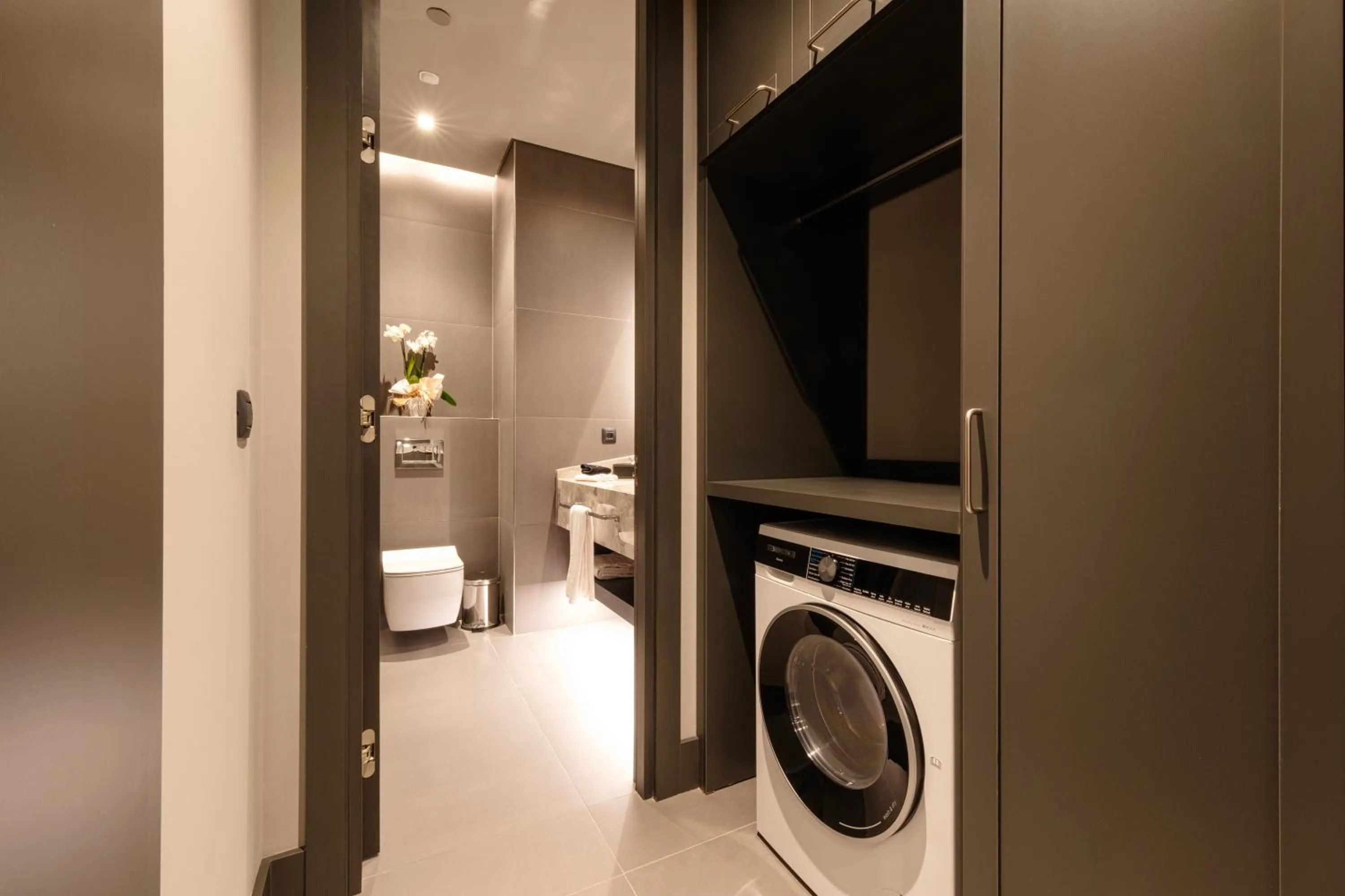 Bathroom in Bomonti Arjaan by Rotana