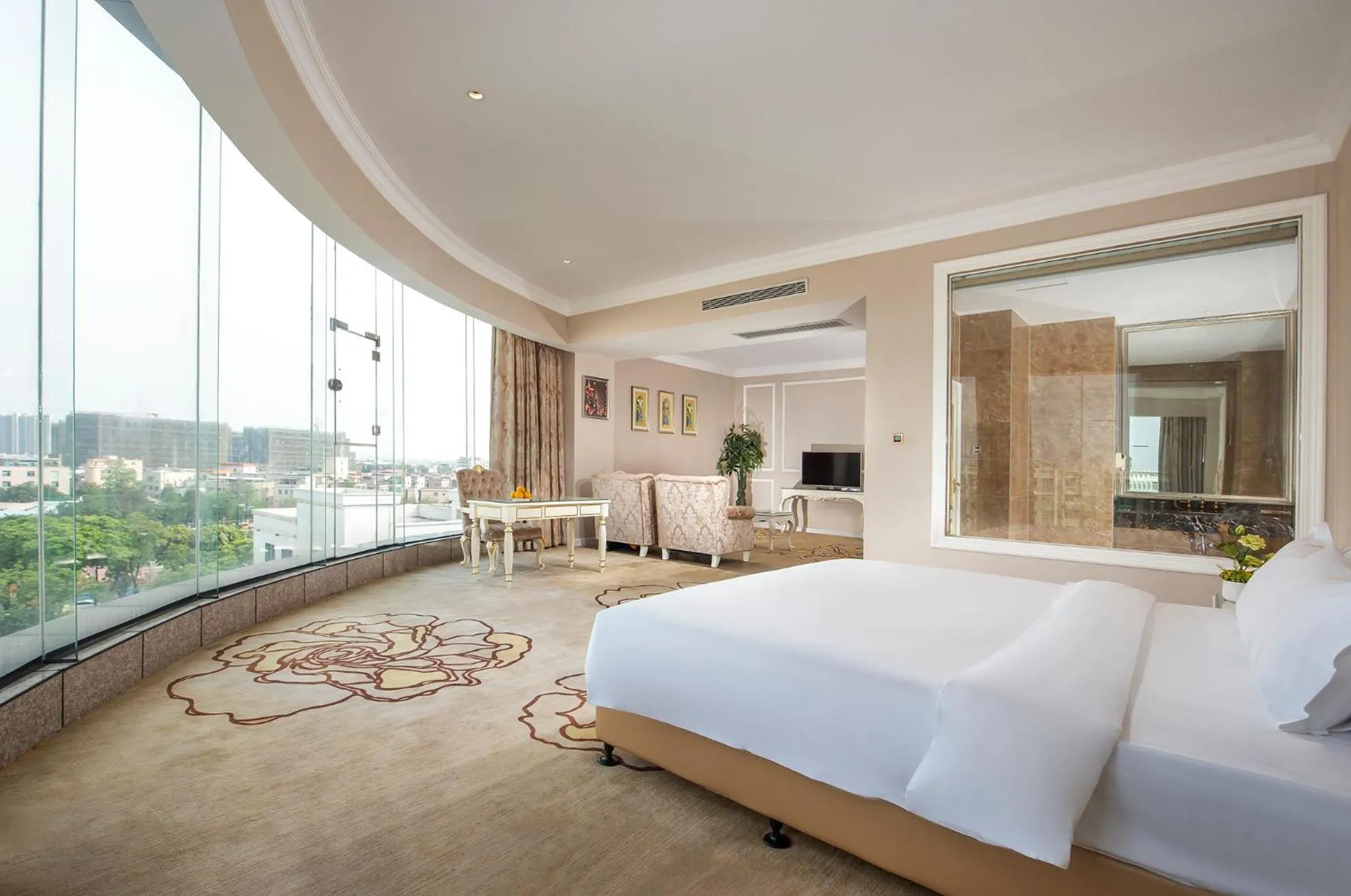 Photo of the whole room, Bed in Caribbean Hotel Zhongshan