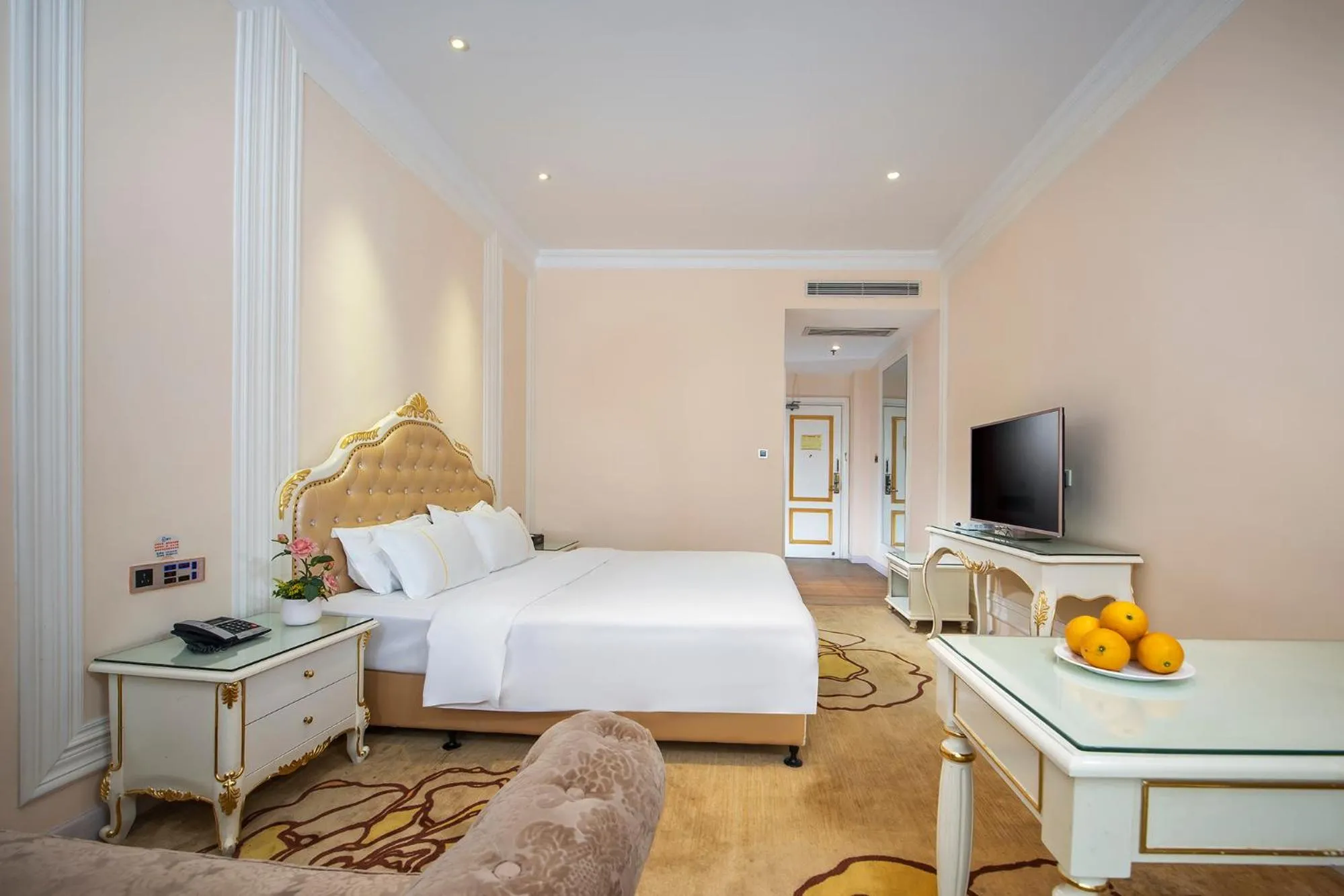 Photo of the whole room, Bed in Caribbean Hotel Zhongshan