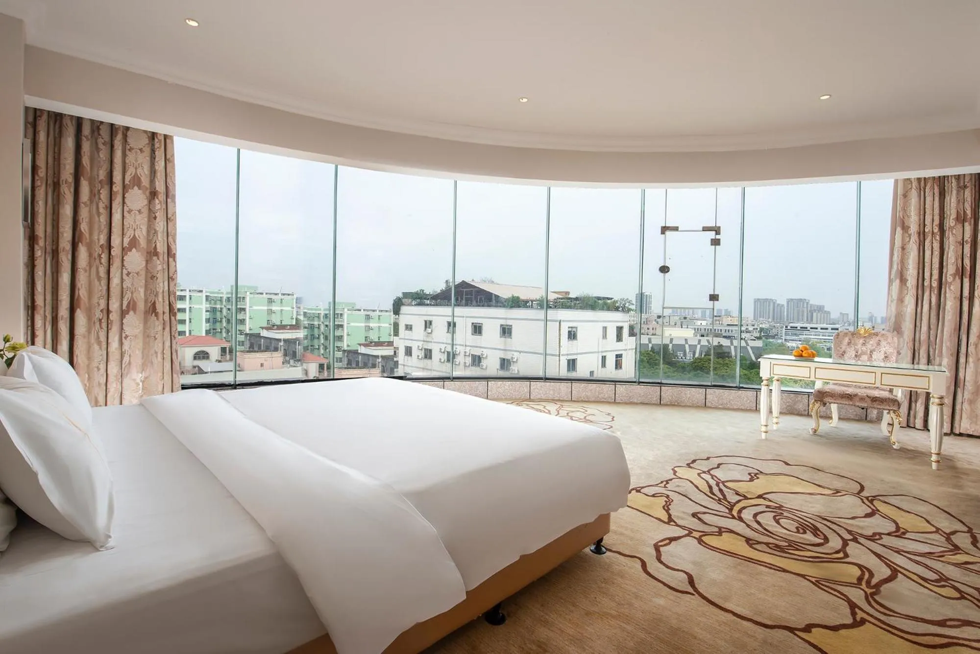 Photo of the whole room, Bed in Caribbean Hotel Zhongshan