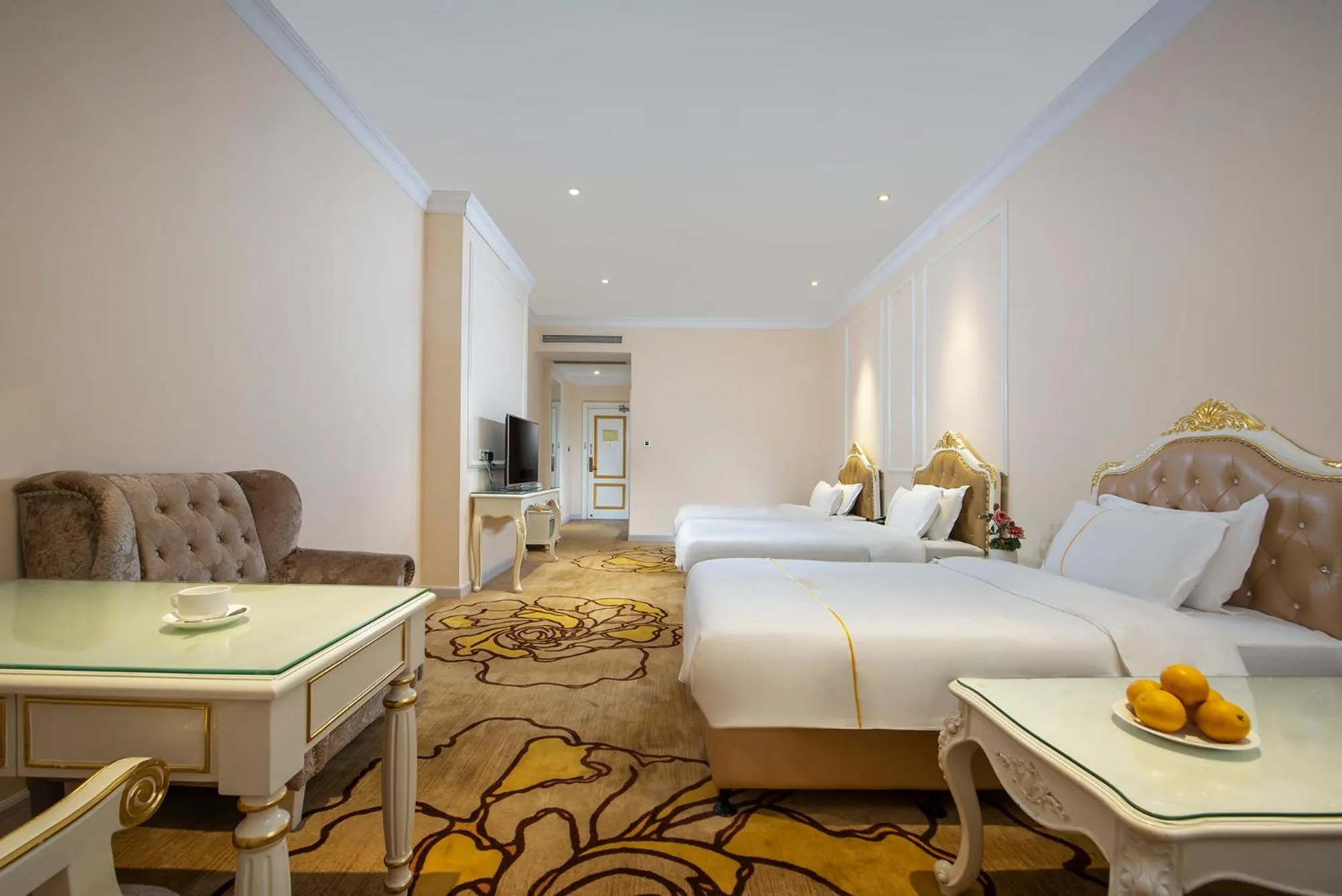 Photo of the whole room, Bed in Caribbean Hotel Zhongshan