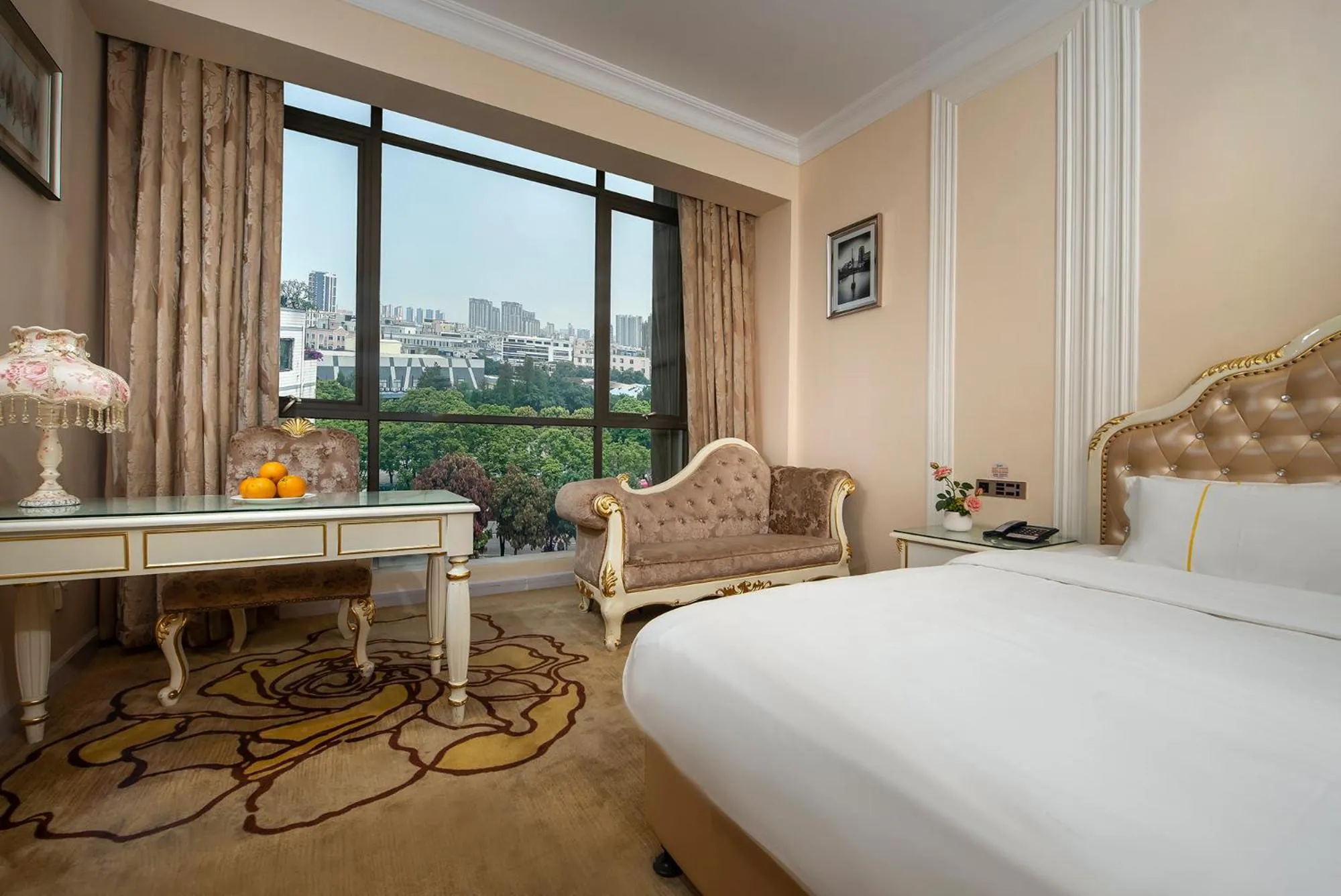 Photo of the whole room, Bed in Caribbean Hotel Zhongshan