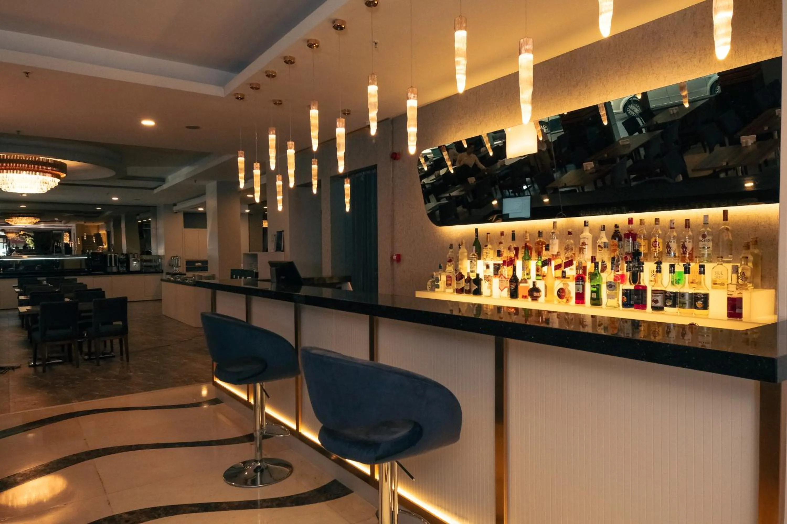 Lounge or bar in ARMİS HOTEL