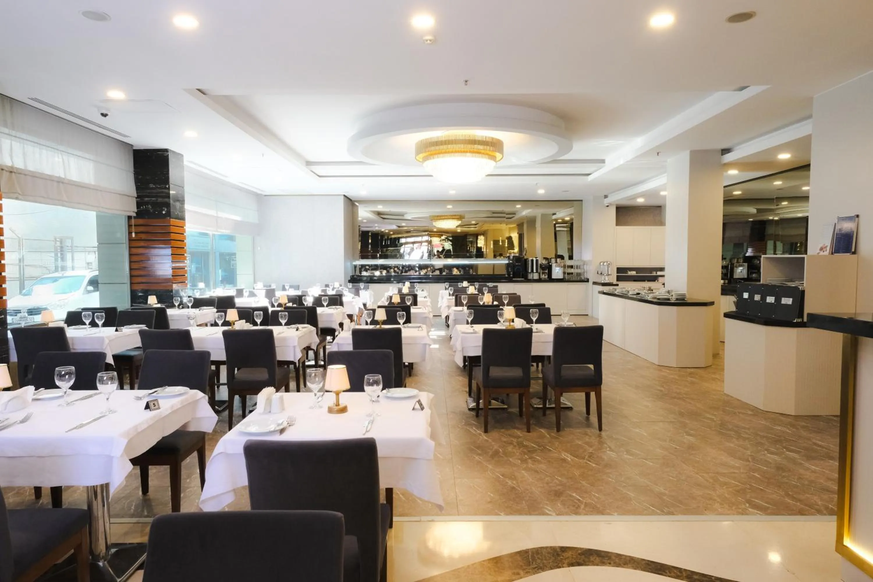 Restaurant/places to eat in ARMİS HOTEL