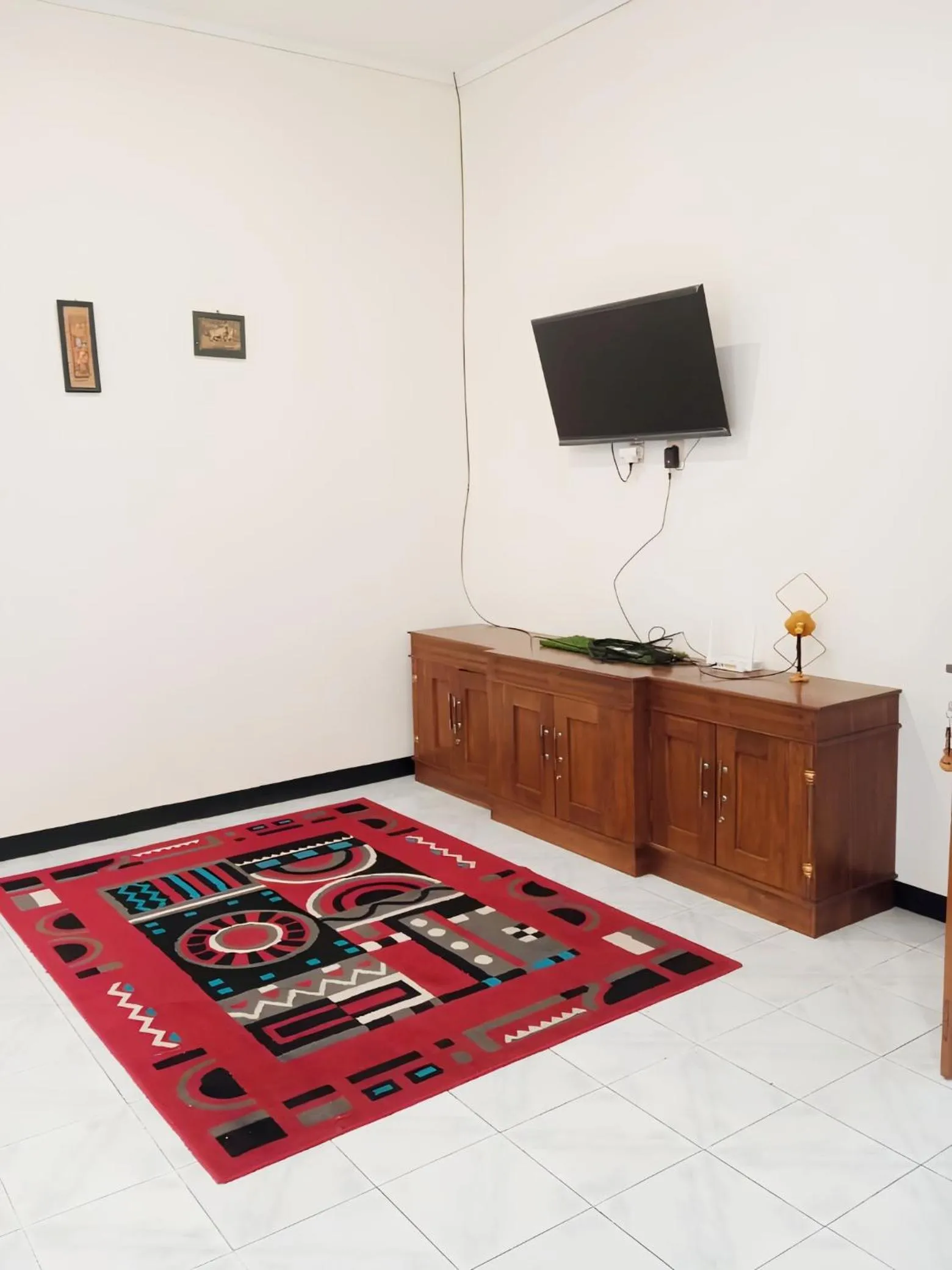 Communal lounge/ TV room in Penginapan Prambanan TRISAN