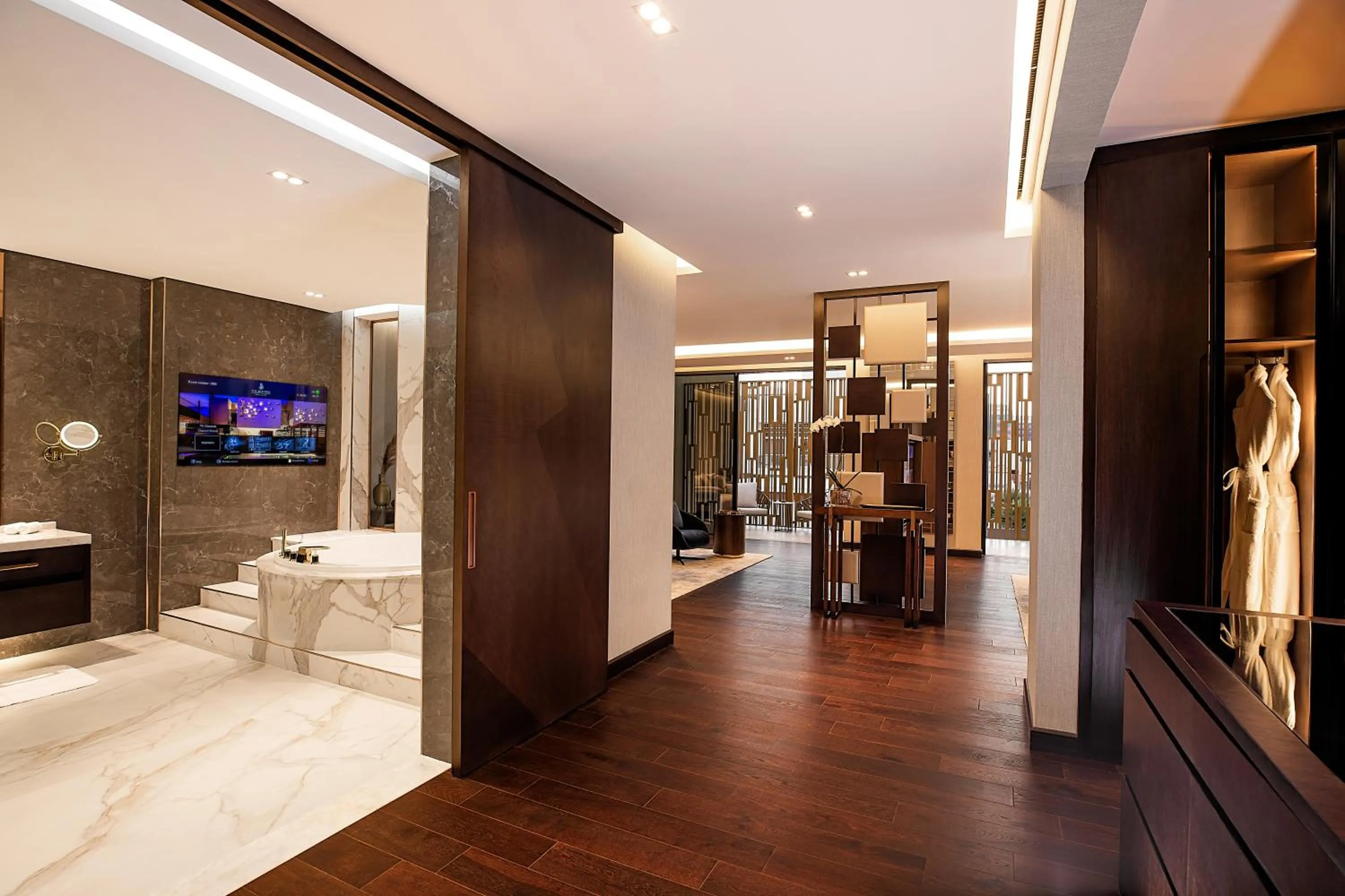 Shower in The Biltmore Hotel Villas, Dubai