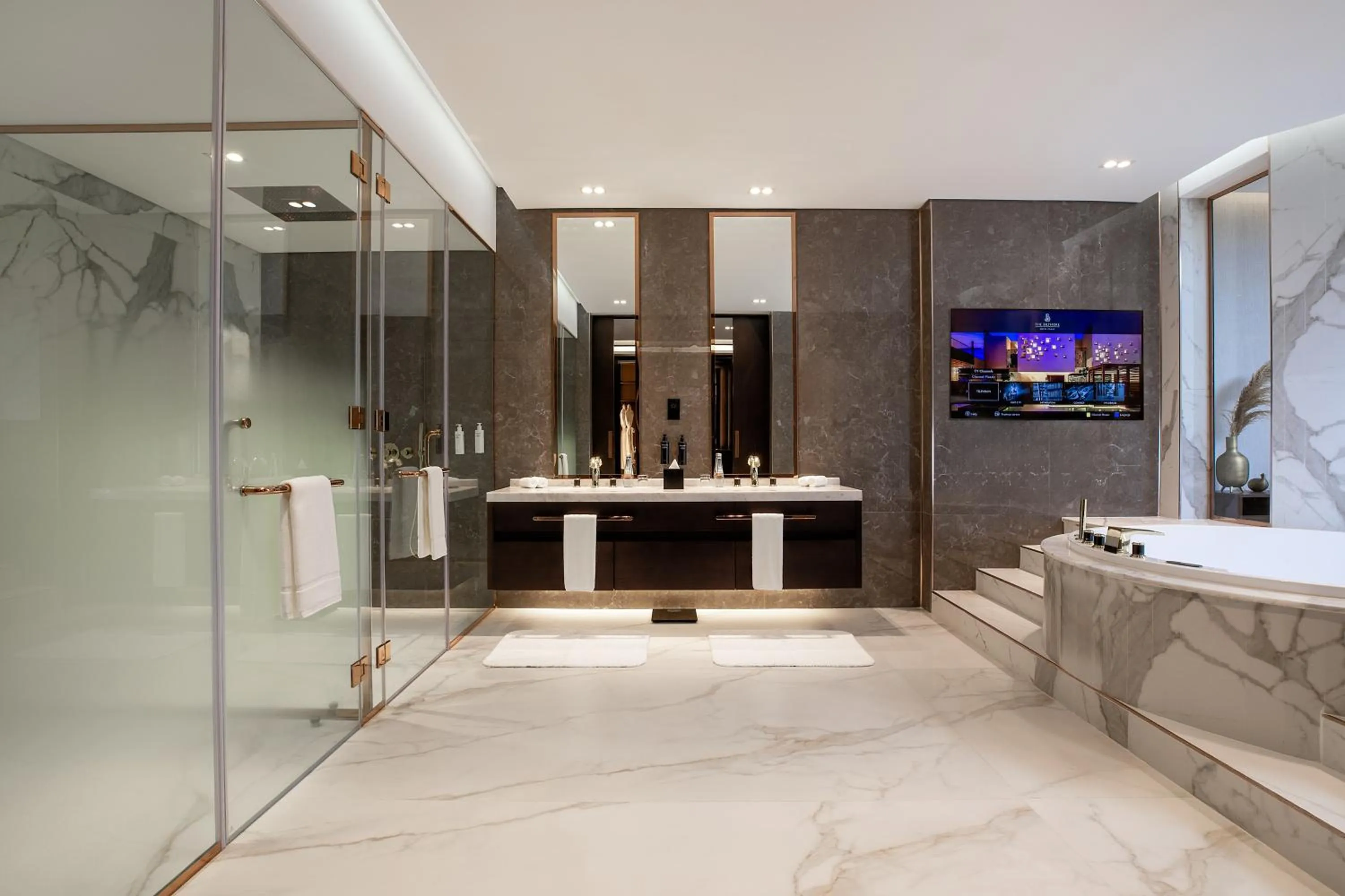 Shower in The Biltmore Hotel Villas, Dubai