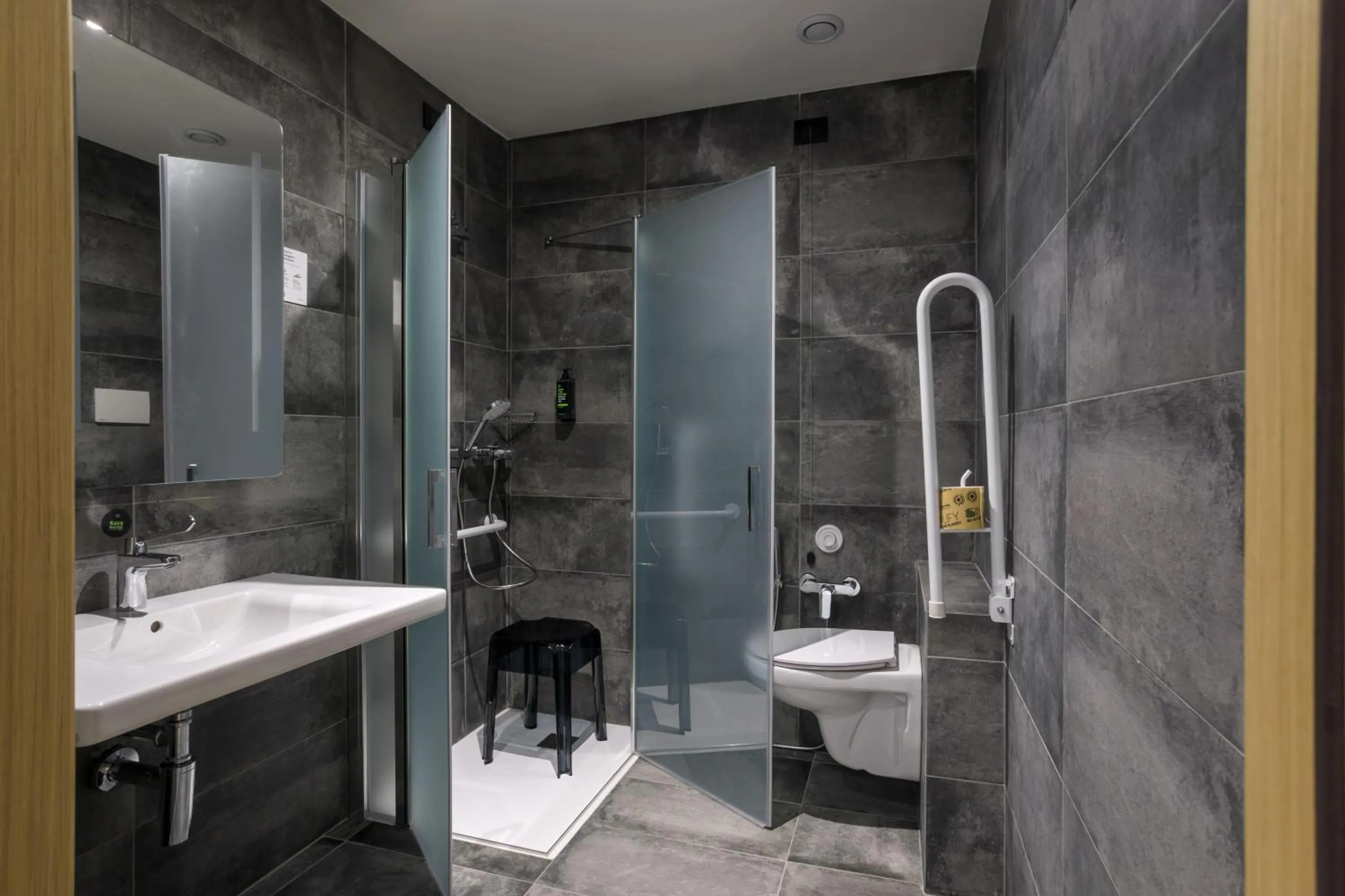 Photo of the whole room in B&B HOTEL Catania City Center